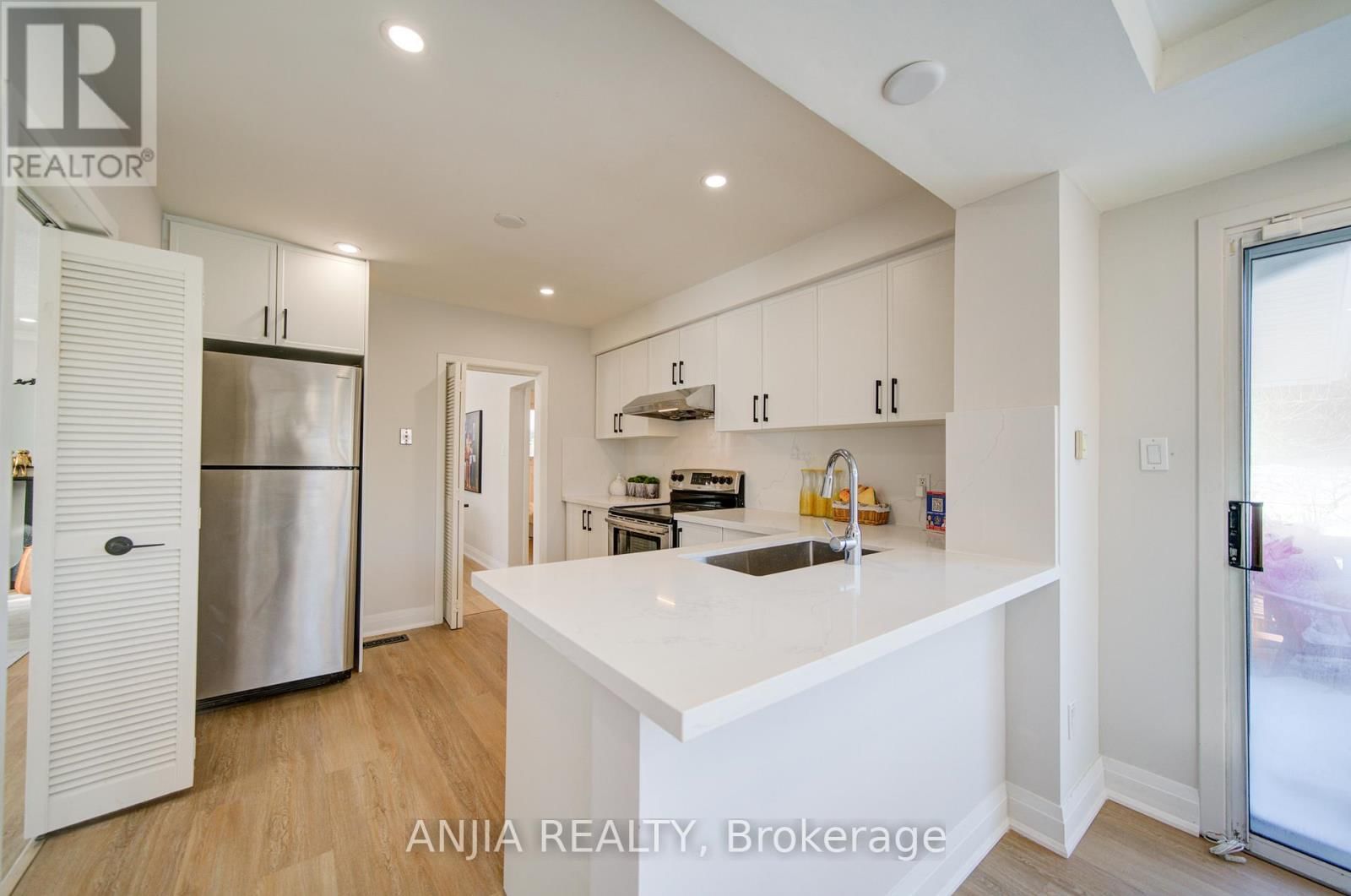 36 BIRCHARD STREET Image 18