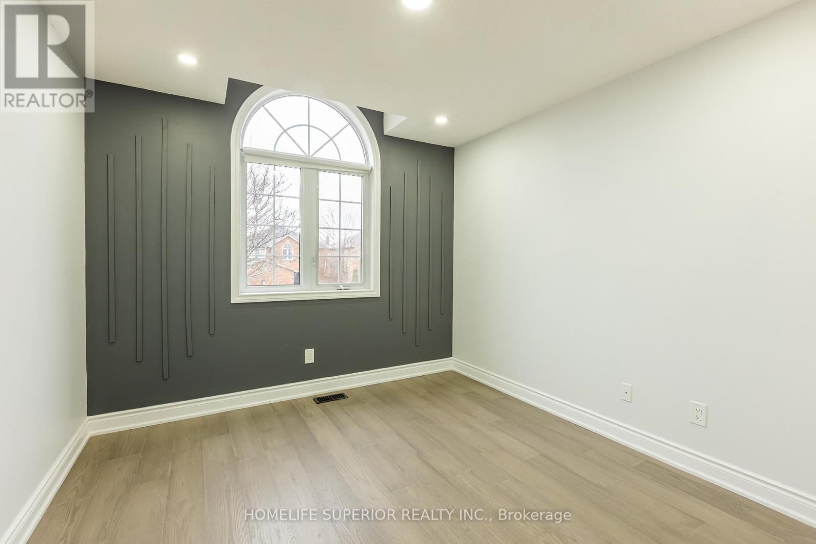 95 CLUNE PLACE Image 17