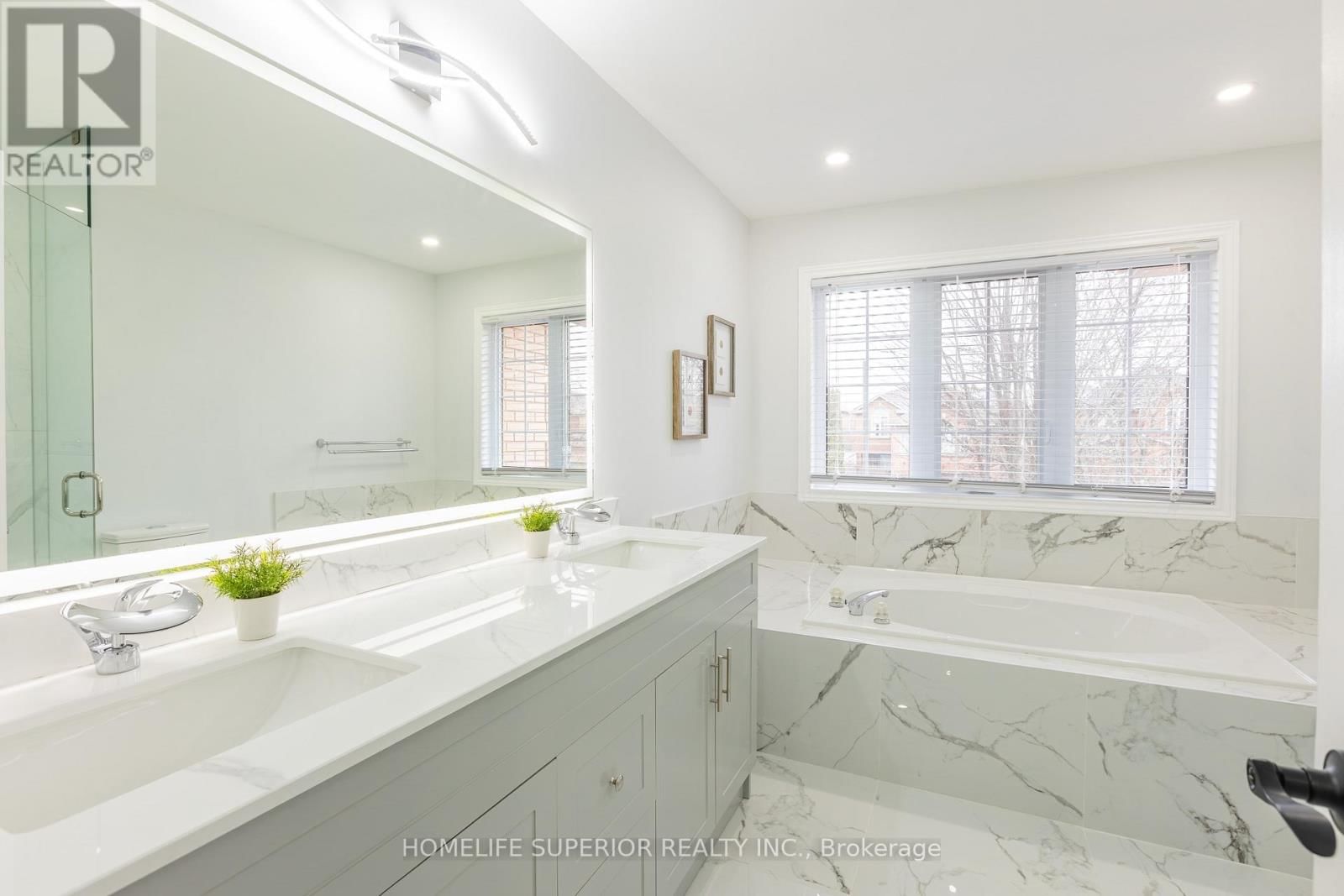 95 CLUNE PLACE Image 24