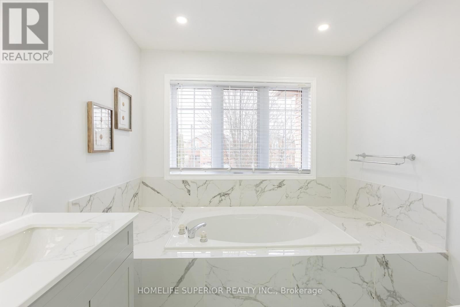 95 CLUNE PLACE Image 25