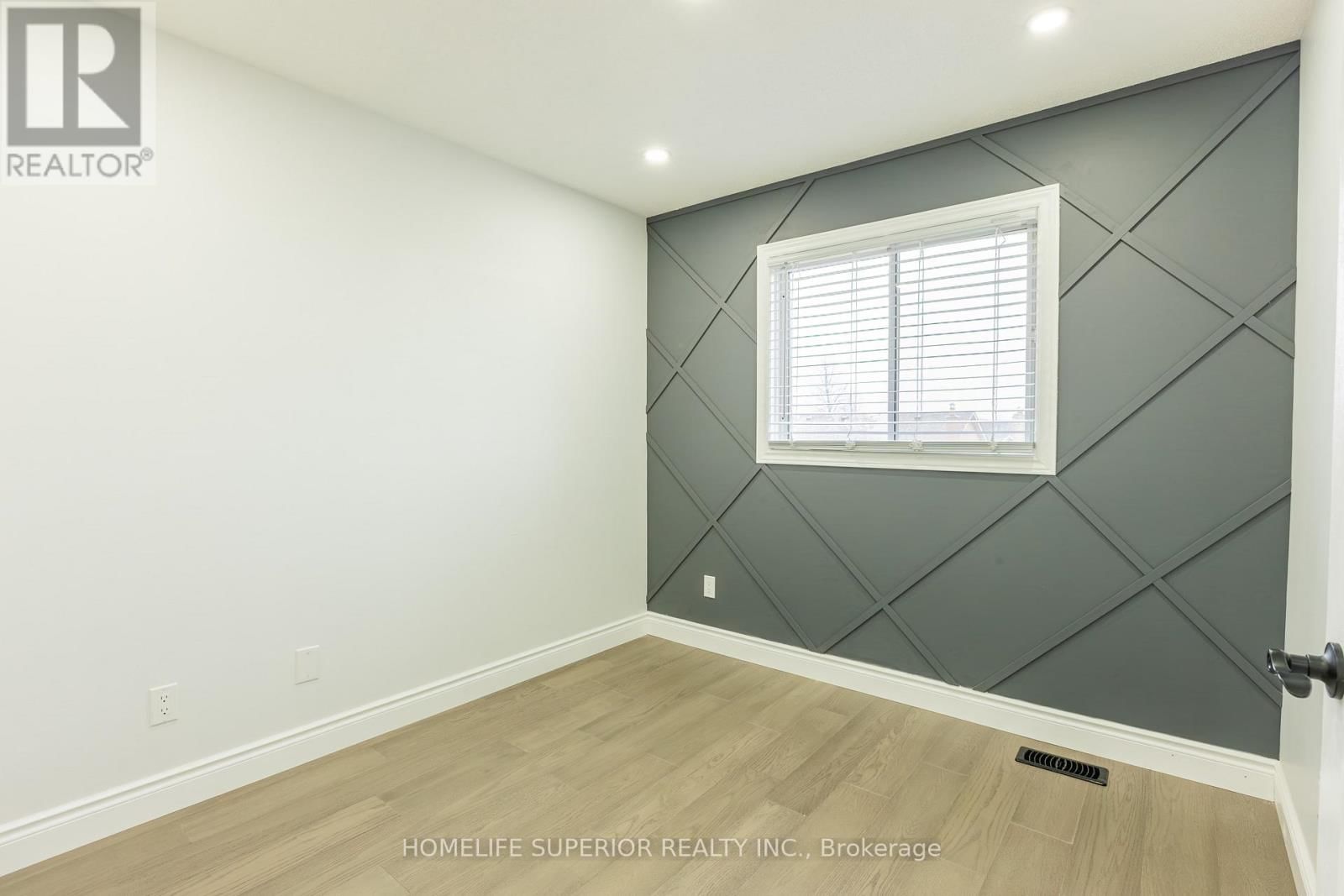 95 CLUNE PLACE Image 27