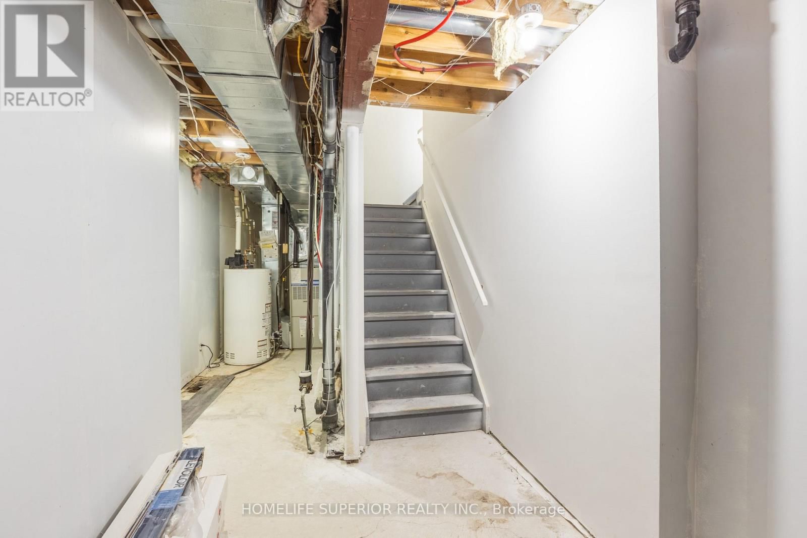 95 CLUNE PLACE Image 35