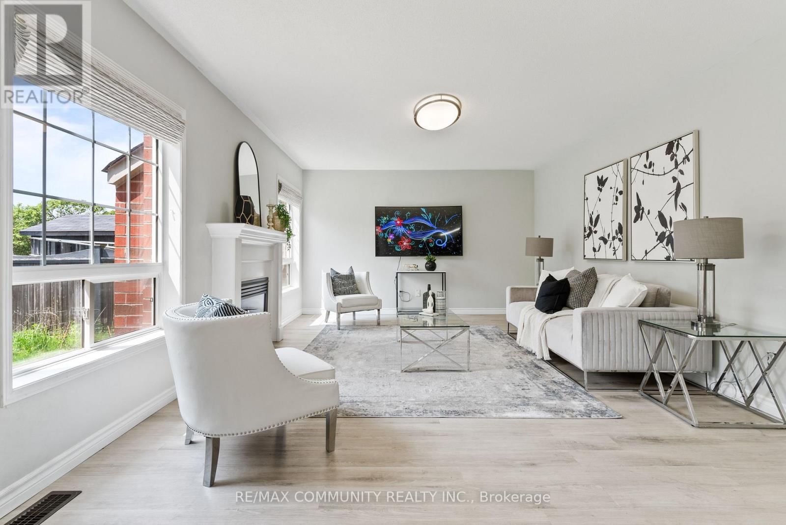 1081 LANGFORD STREET Image 12