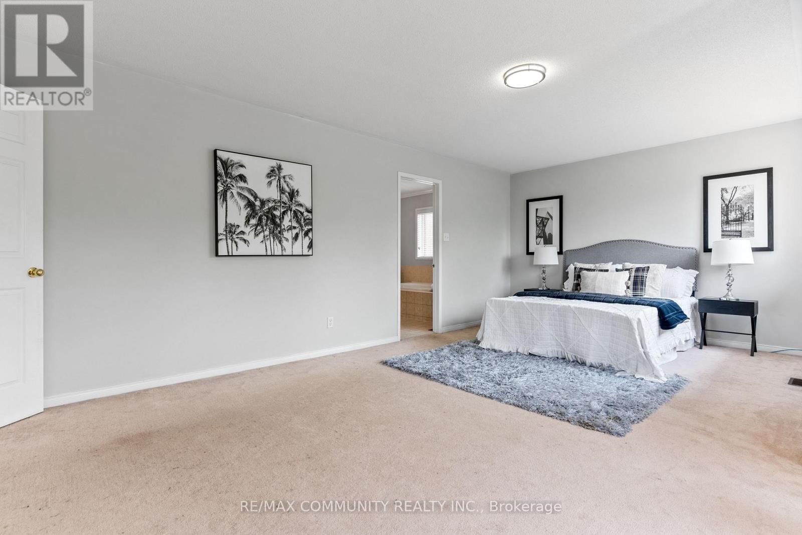 1081 LANGFORD STREET Image 21