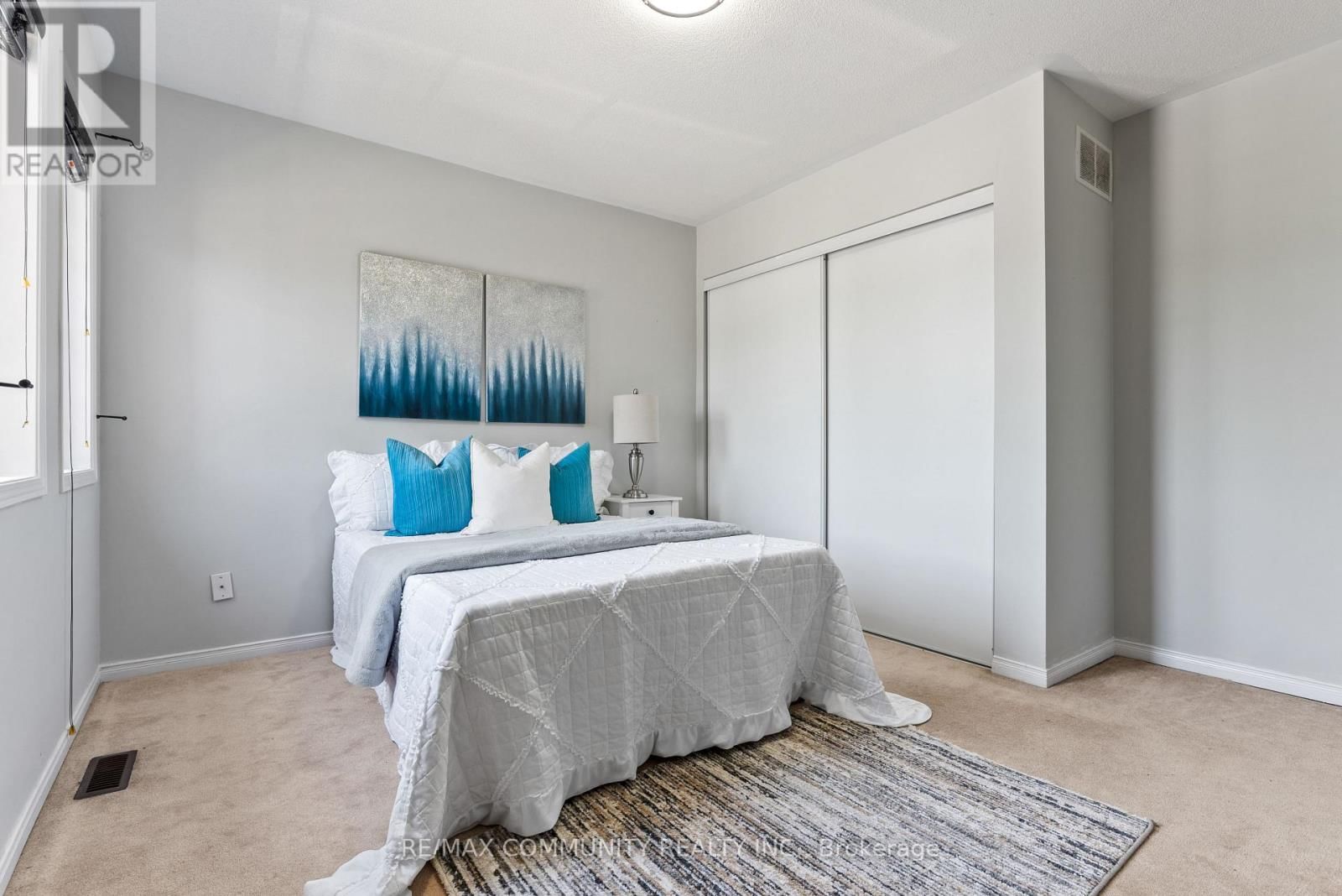 1081 LANGFORD STREET Image 31