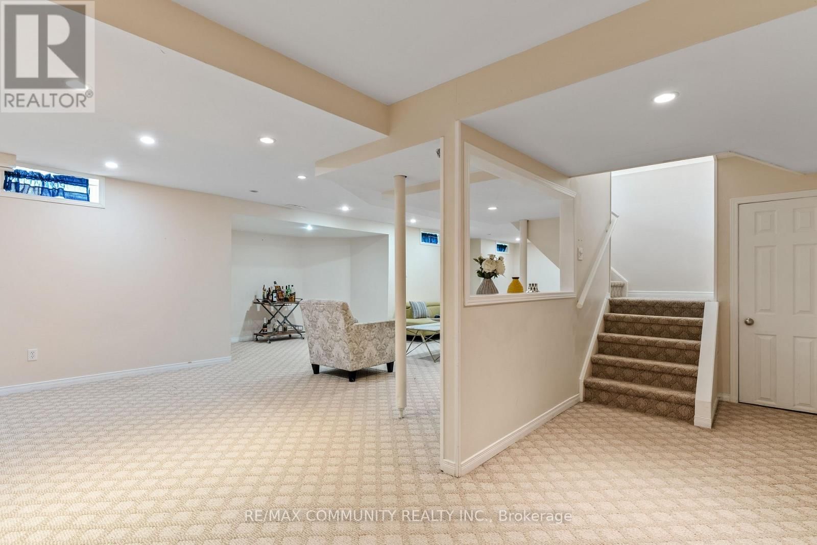 1081 LANGFORD STREET Image 36