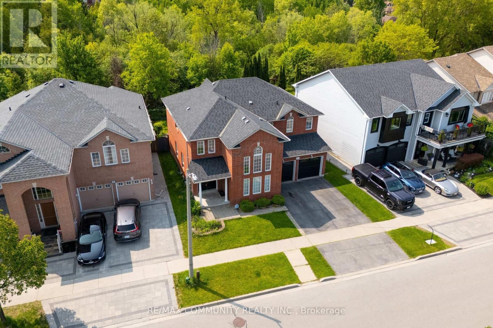 1081 LANGFORD STREET Image 40