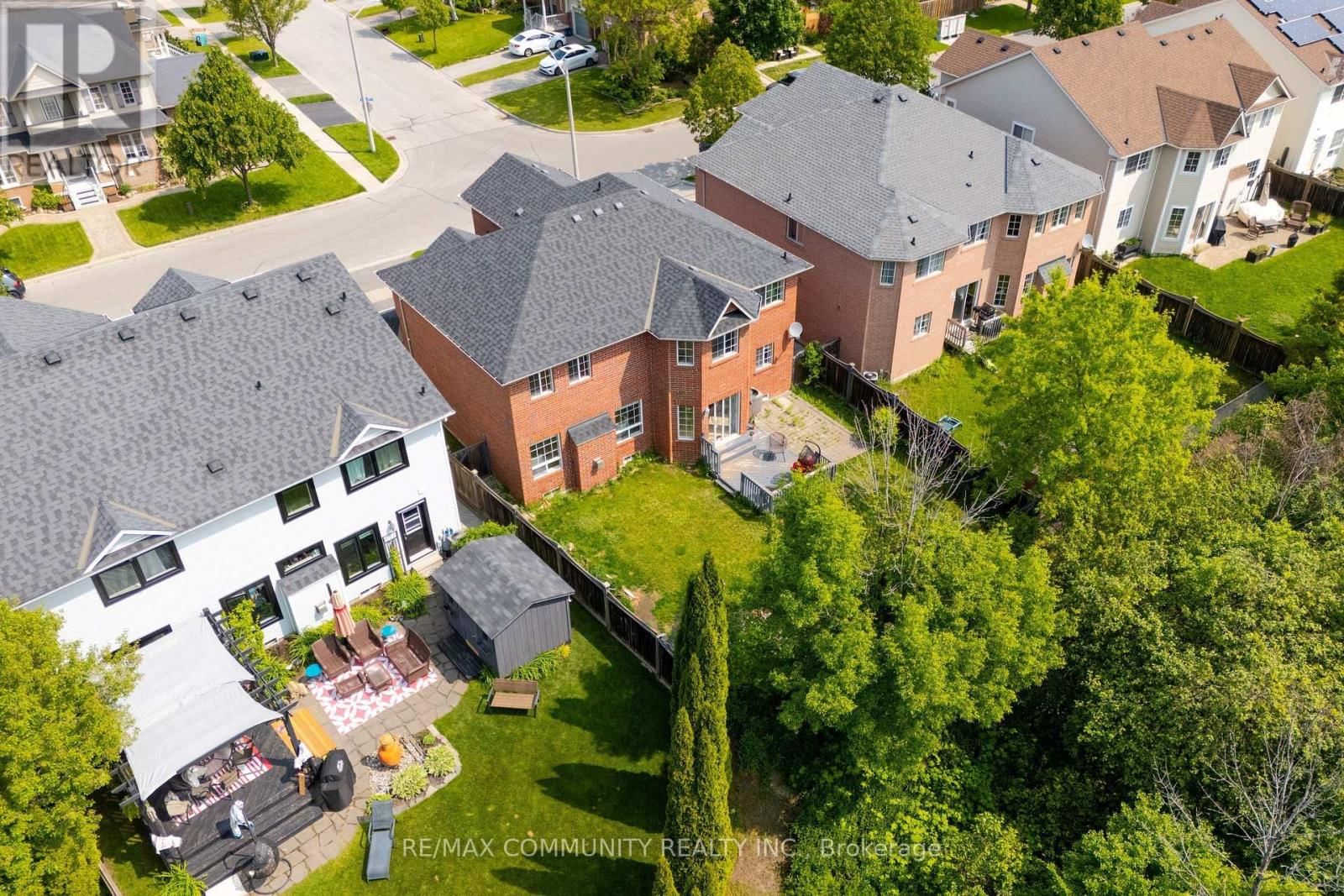 1081 LANGFORD STREET Image 41