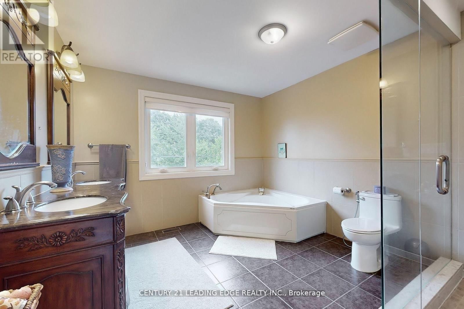 11 BELLVARE CRESCENT Image 18