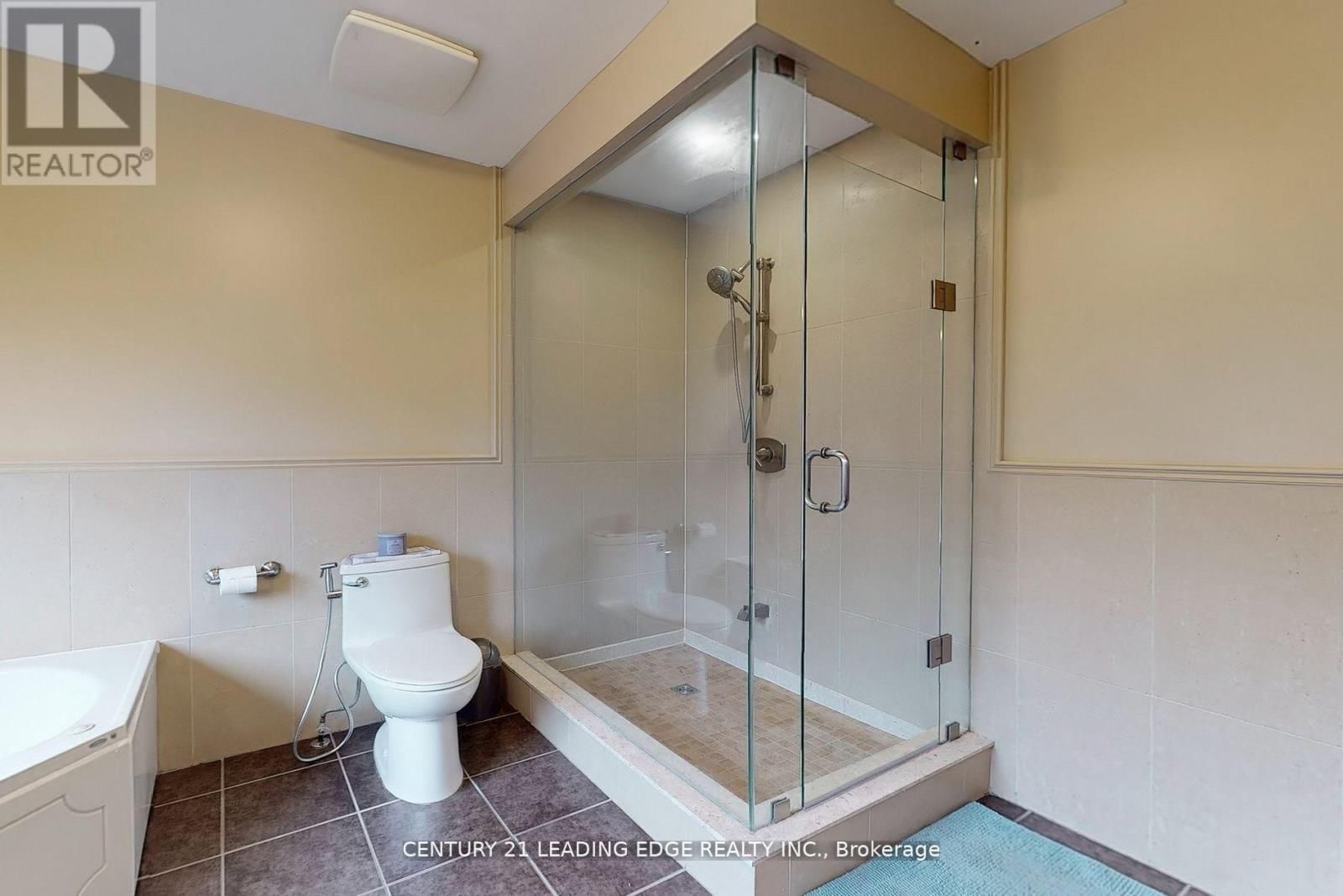 11 BELLVARE CRESCENT Image 19