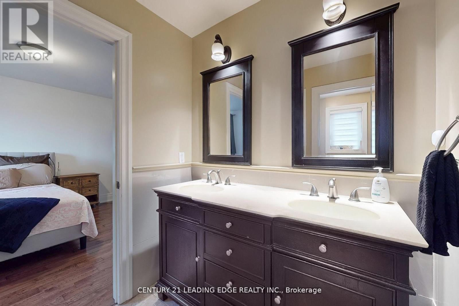 11 BELLVARE CRESCENT Image 27