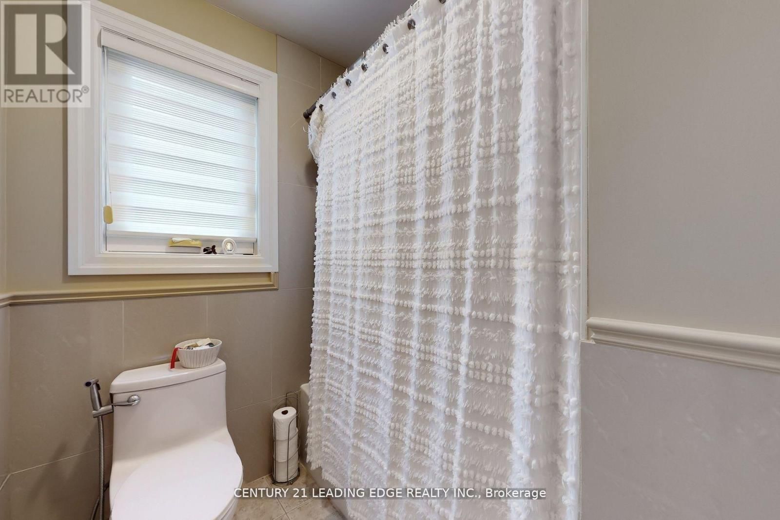 11 BELLVARE CRESCENT Image 28