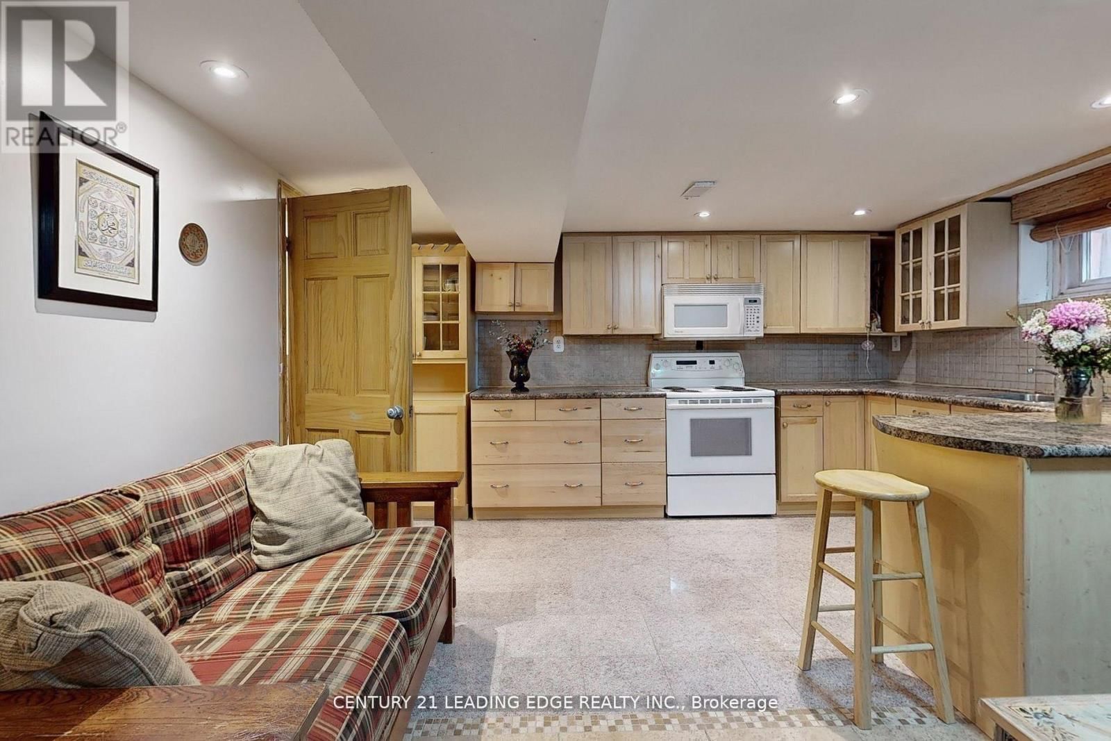 11 BELLVARE CRESCENT Image 33