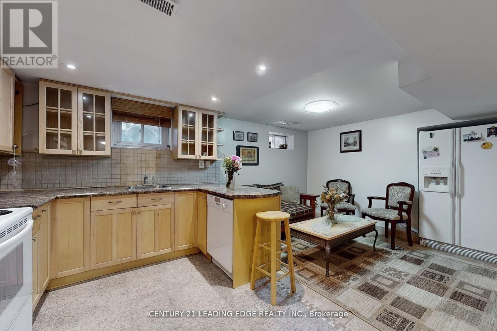 11 BELLVARE CRESCENT Image 34