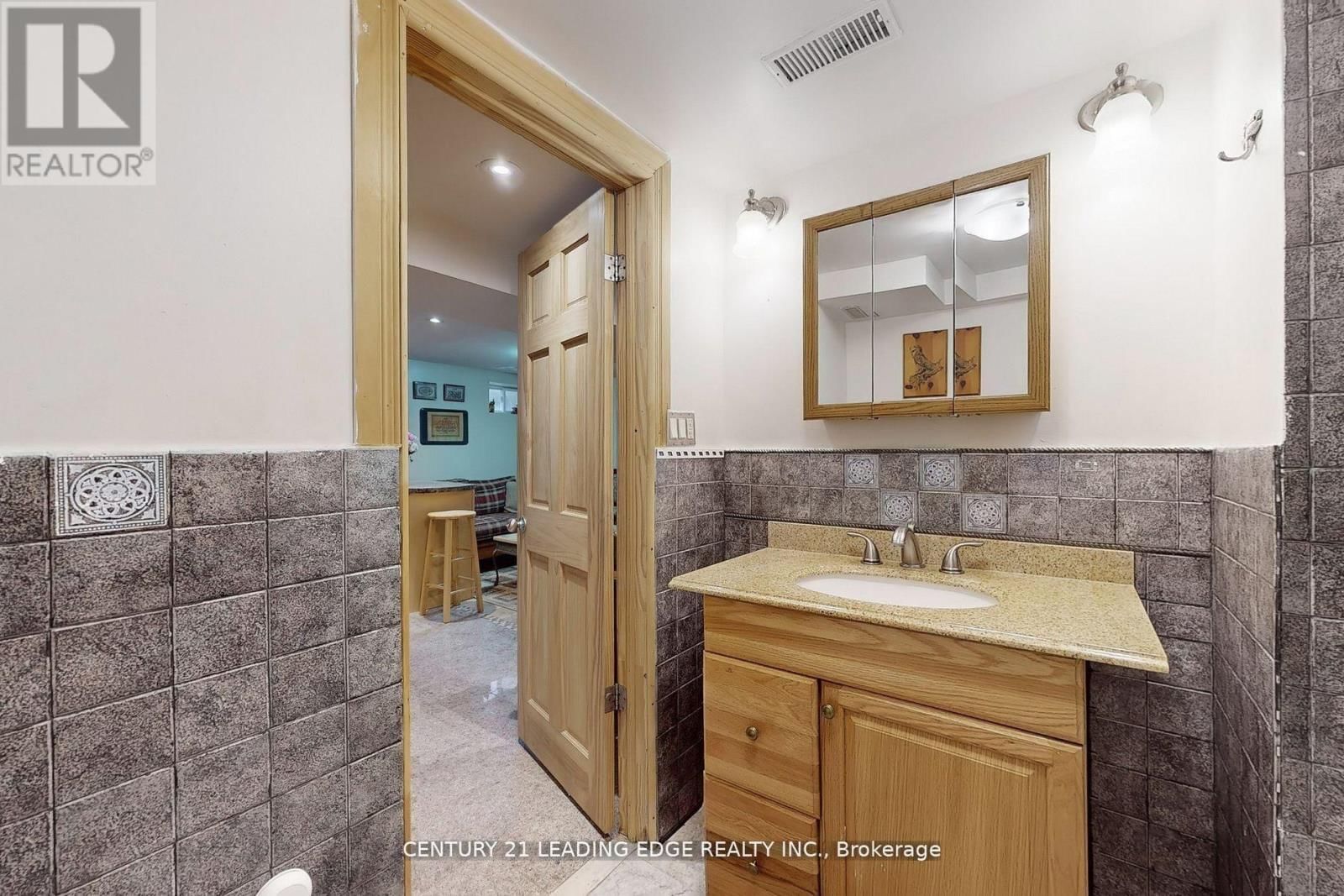 11 BELLVARE CRESCENT Image 37