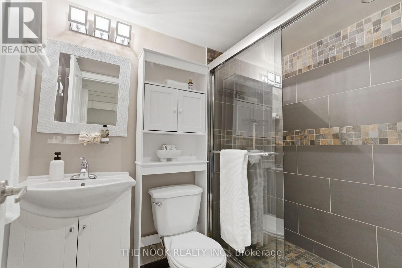 107 BARKDALE WAY Image 40