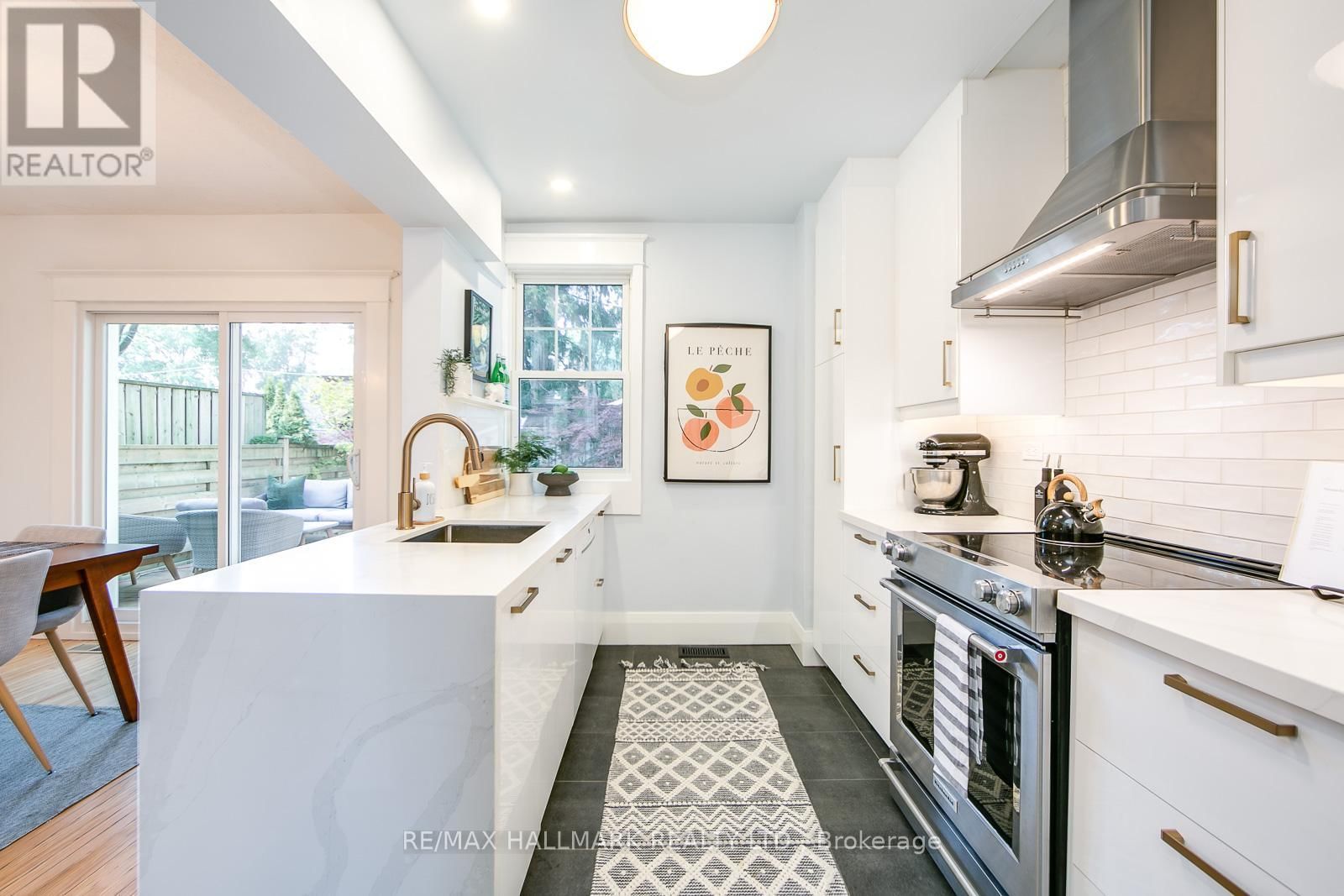 120 WARDEN AVENUE Image 20