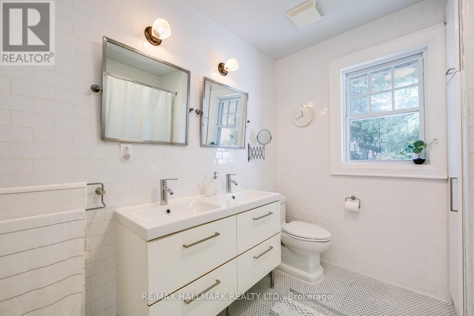 120 WARDEN AVENUE Image 32