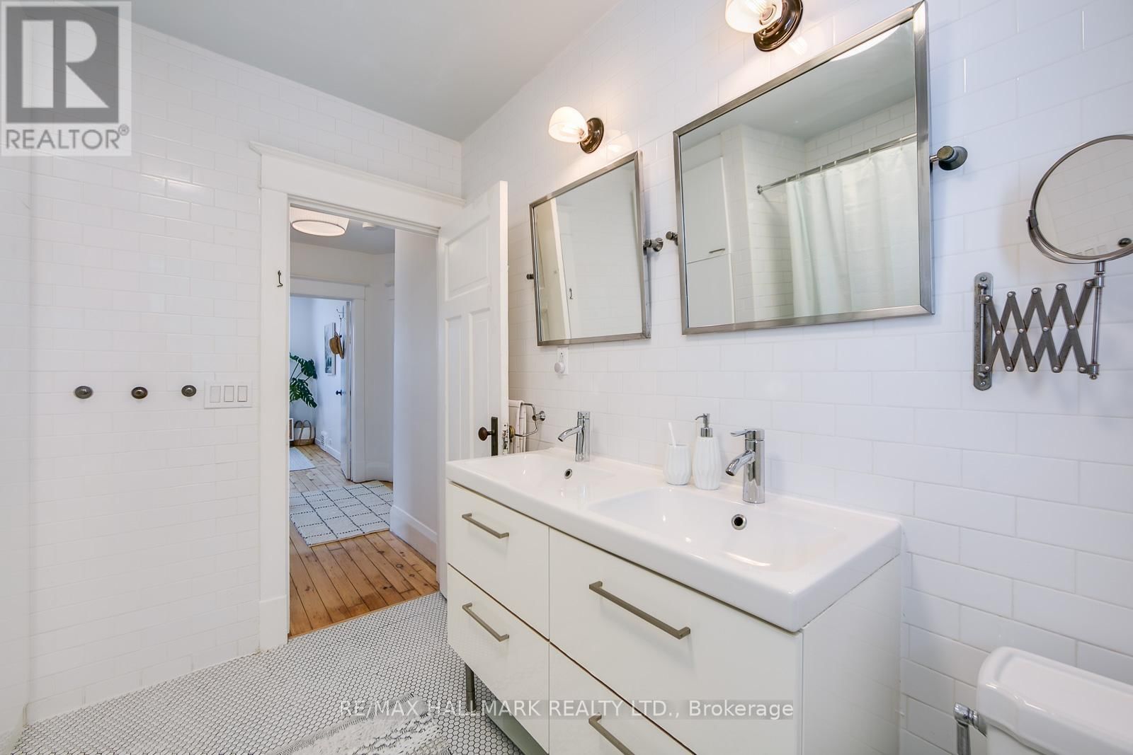 120 WARDEN AVENUE Image 33