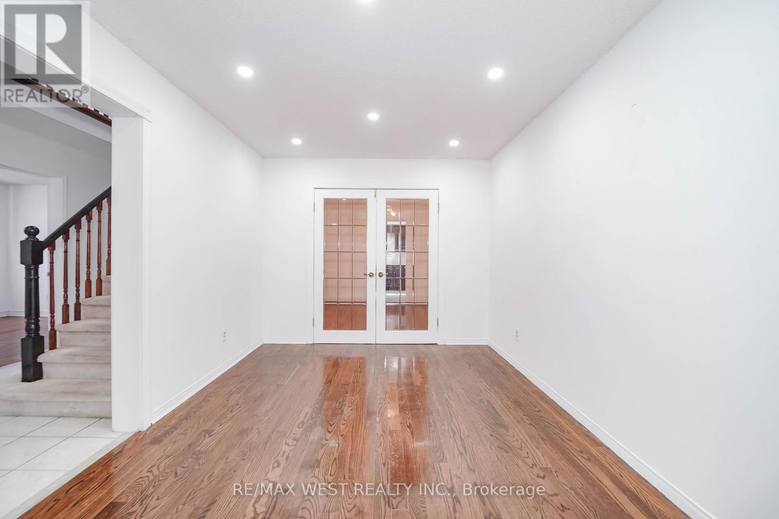 120 LITTLES ROAD Image 3