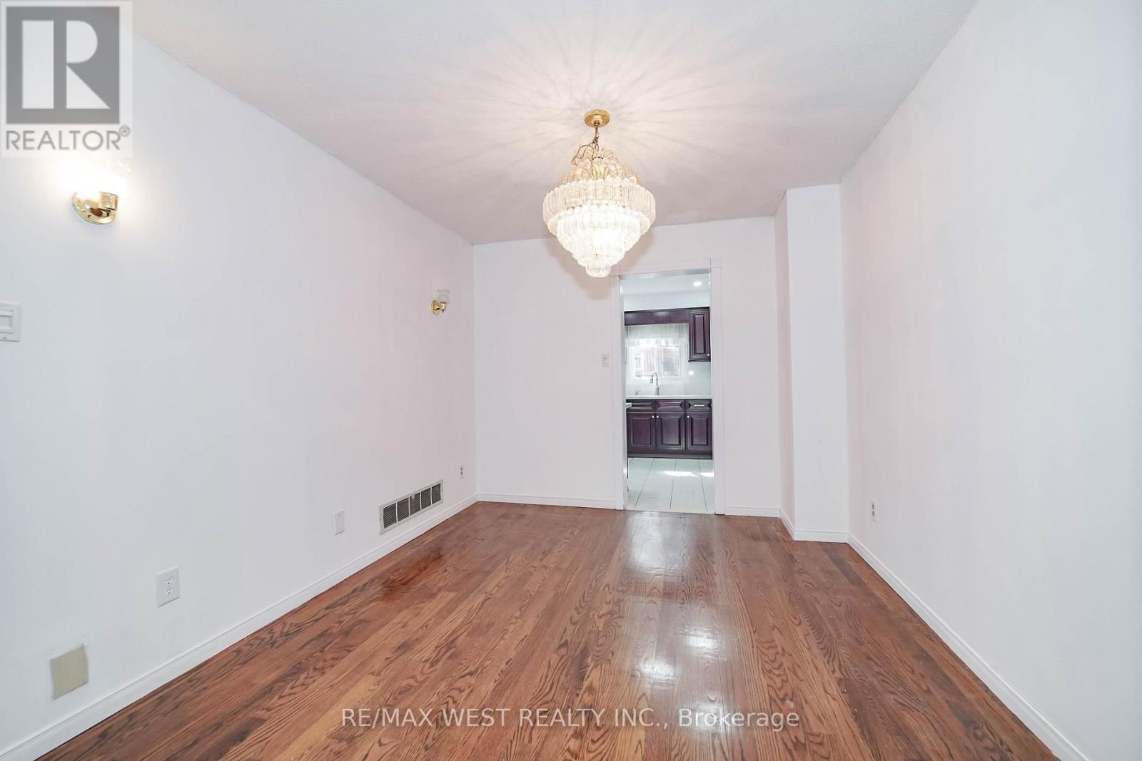 120 LITTLES ROAD Image 7