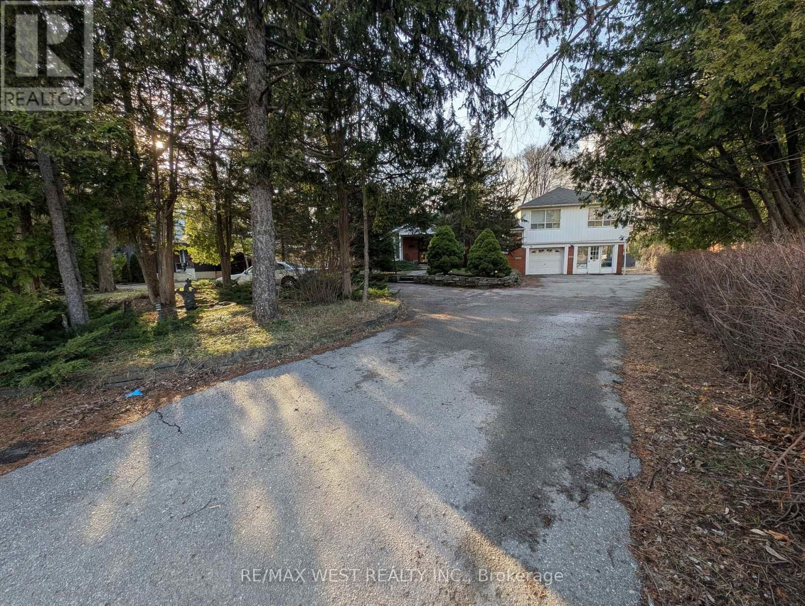 1192 & 1200 KINGSTON RD ROAD Image 4