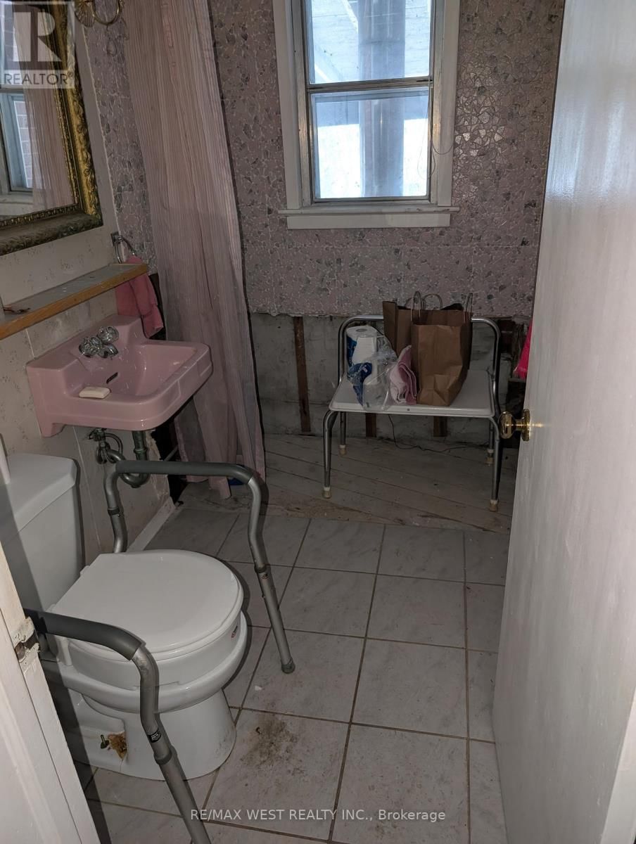 1192 & 1200 KINGSTON RD ROAD Image 6