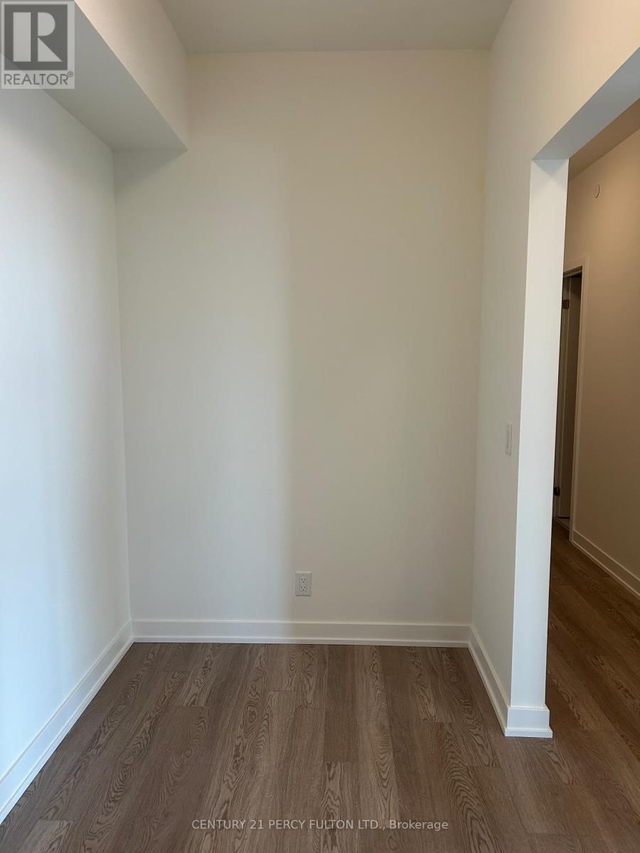 901 - 51 CLARINGTON BOULEVARD Image 18