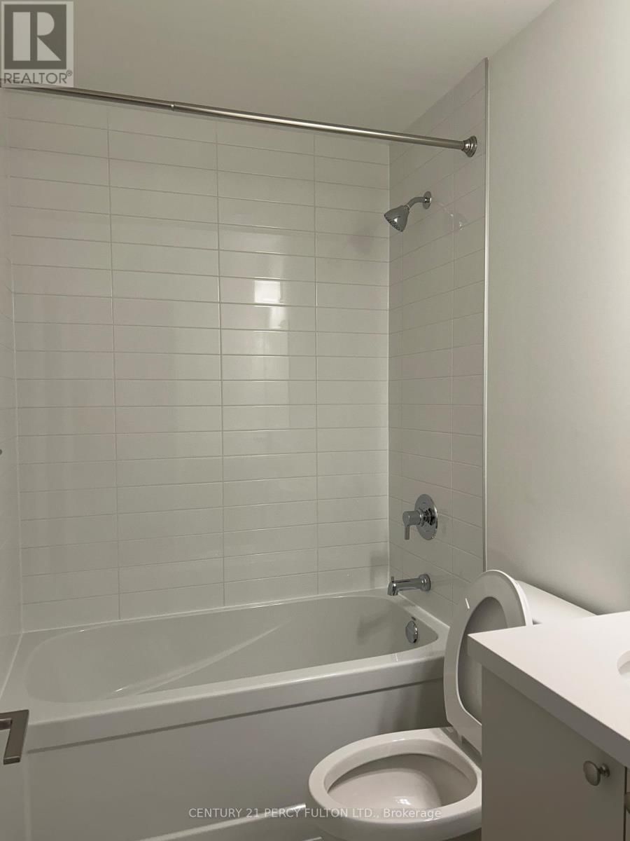 901 - 51 CLARINGTON BOULEVARD Image 19