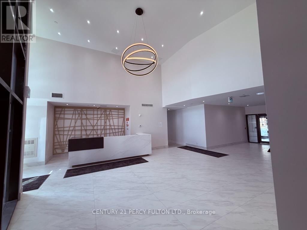 901 - 51 CLARINGTON BOULEVARD Image 21