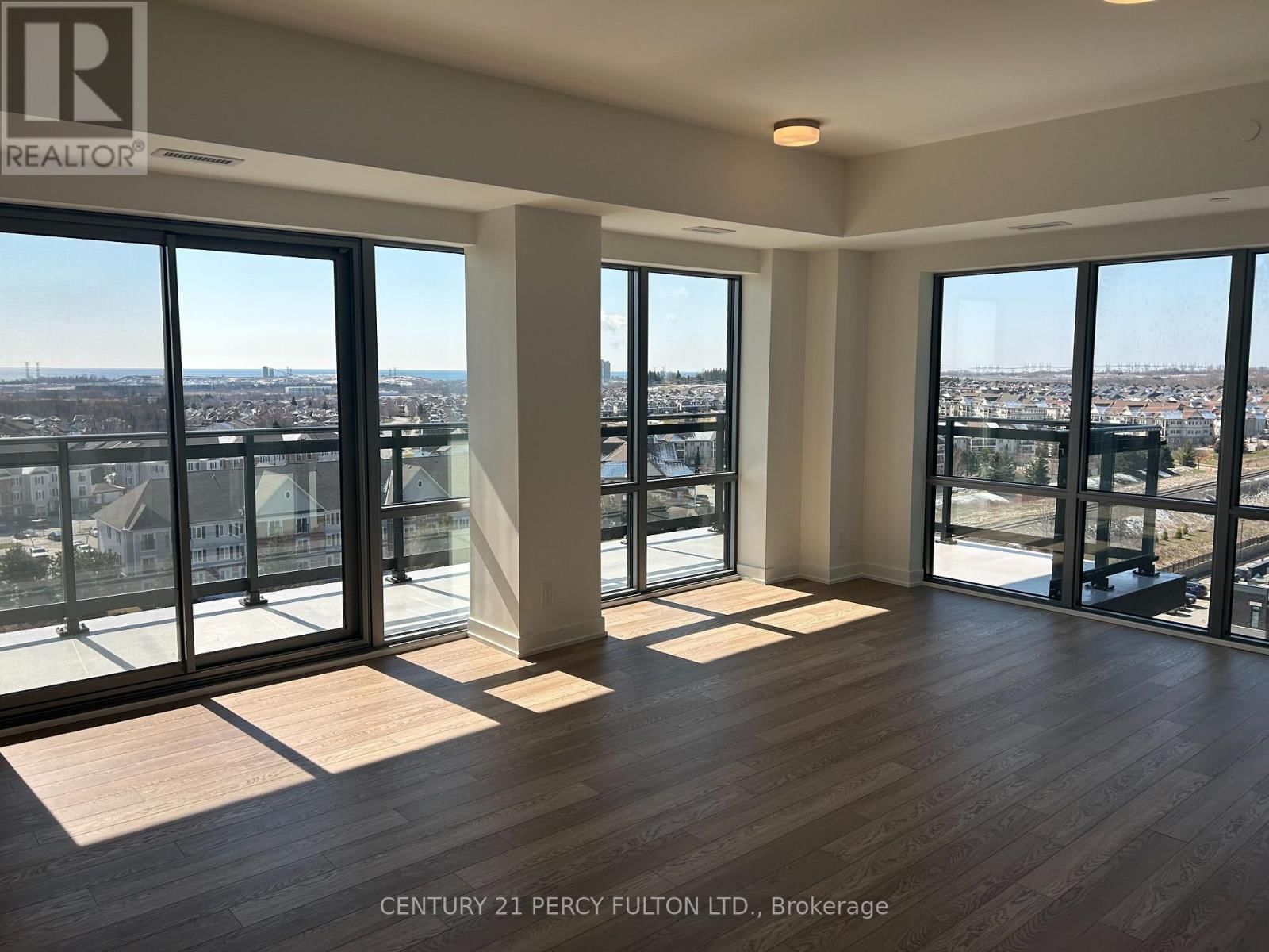 901 - 51 CLARINGTON BOULEVARD Image 5