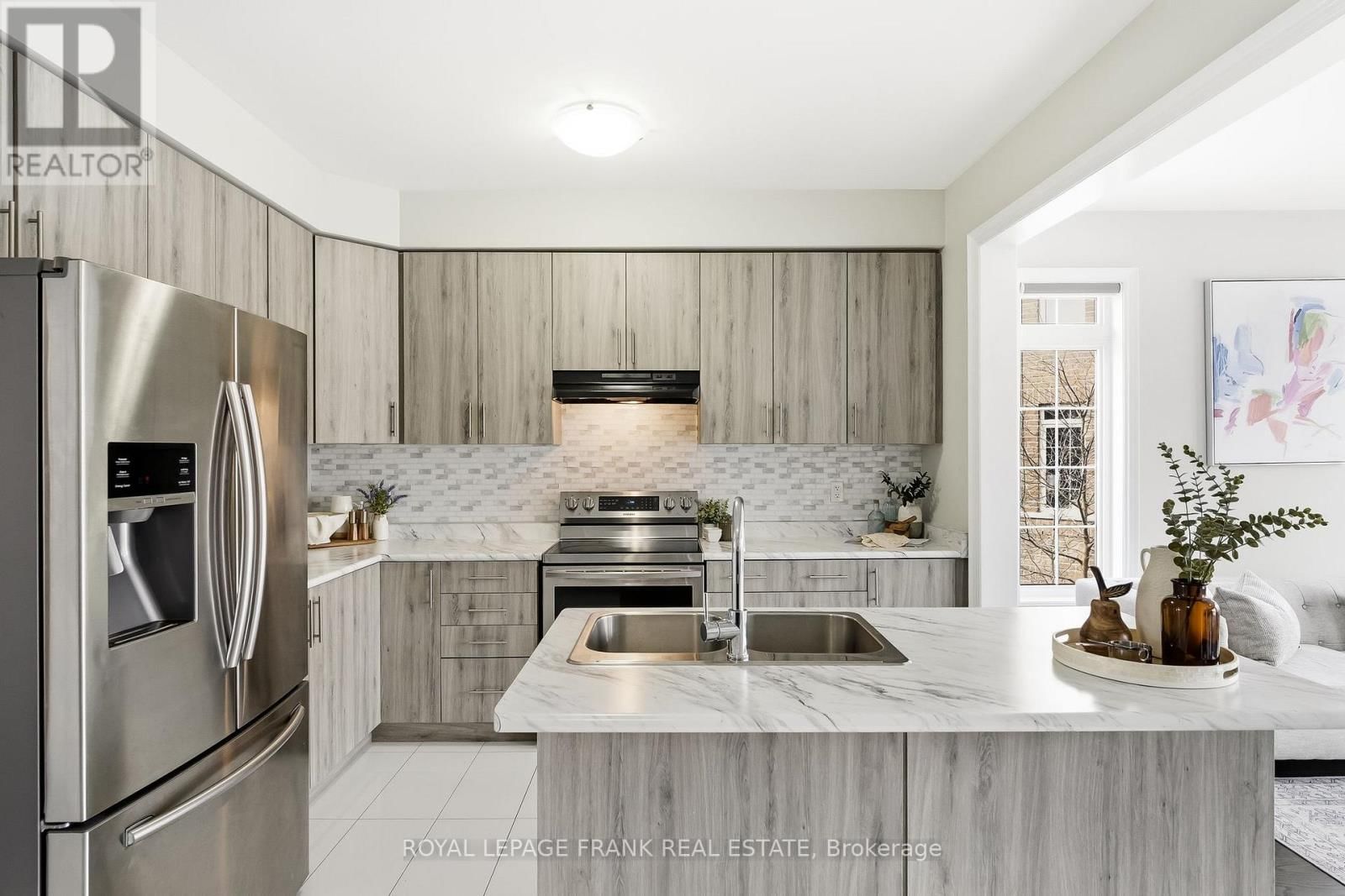 6 ALDRIDGE LANE Image 20