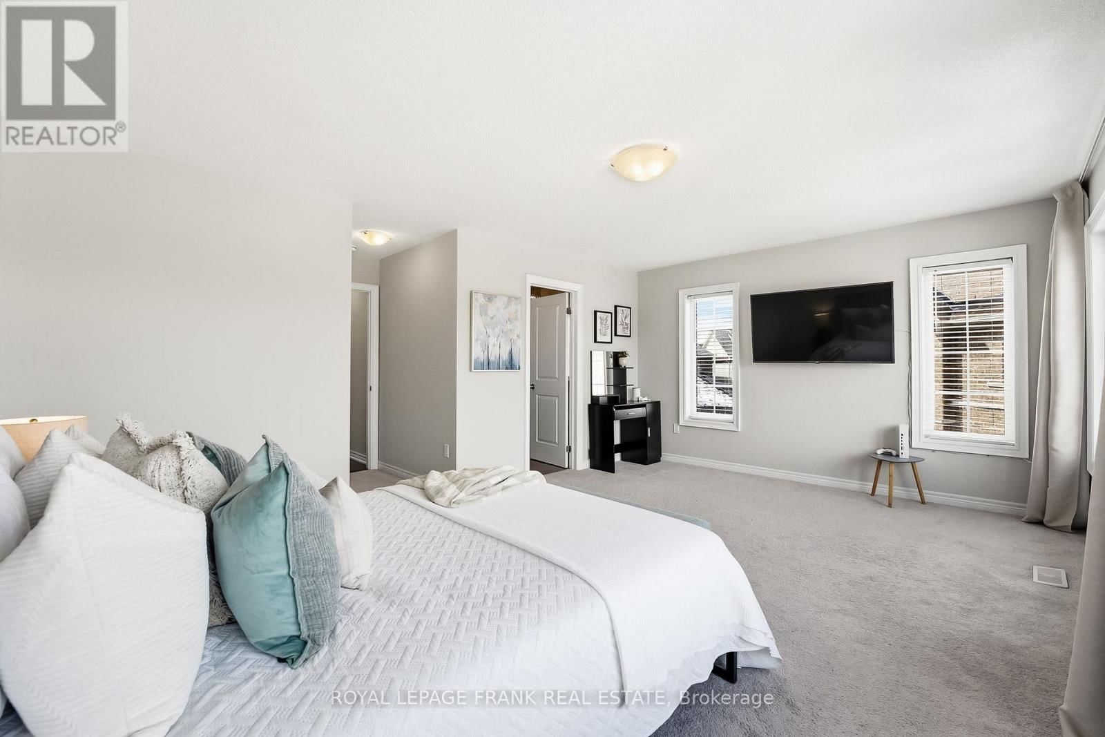 6 ALDRIDGE LANE Image 30