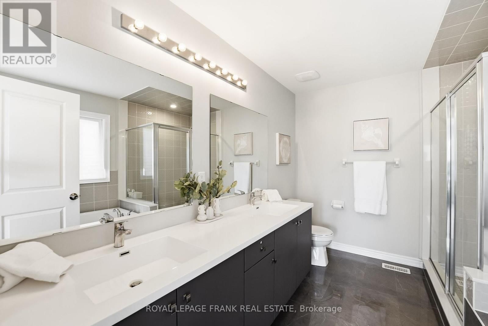 6 ALDRIDGE LANE Image 31