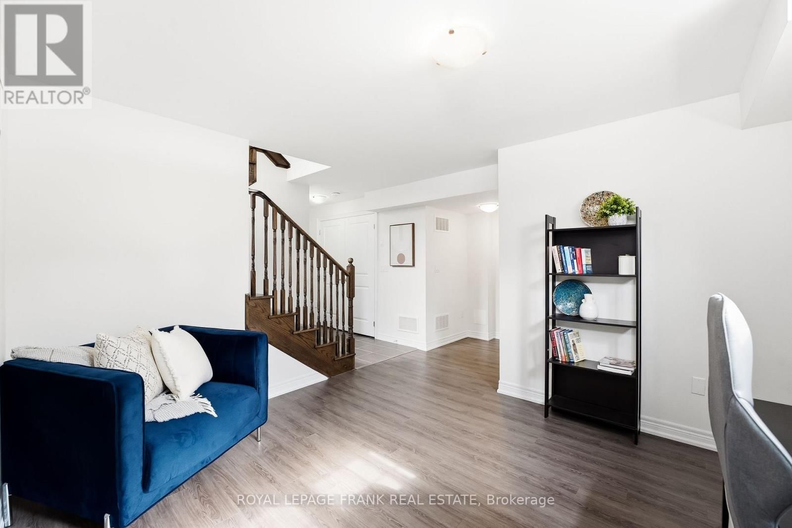 6 ALDRIDGE LANE Image 39