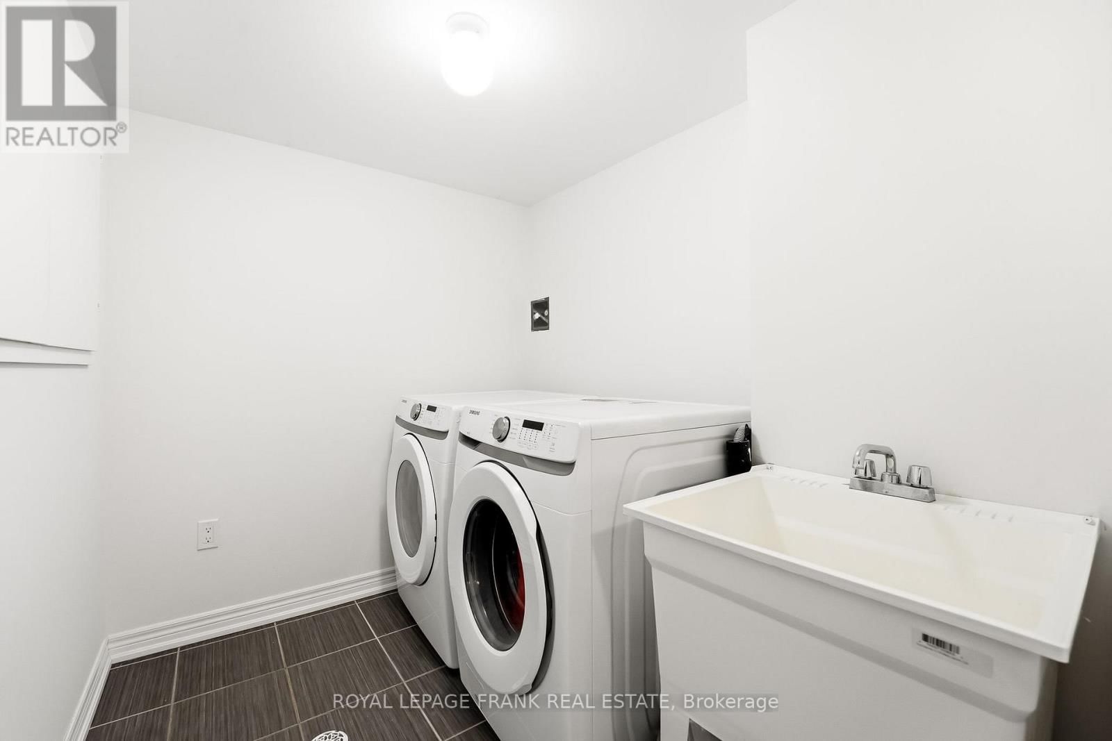 6 ALDRIDGE LANE Image 40