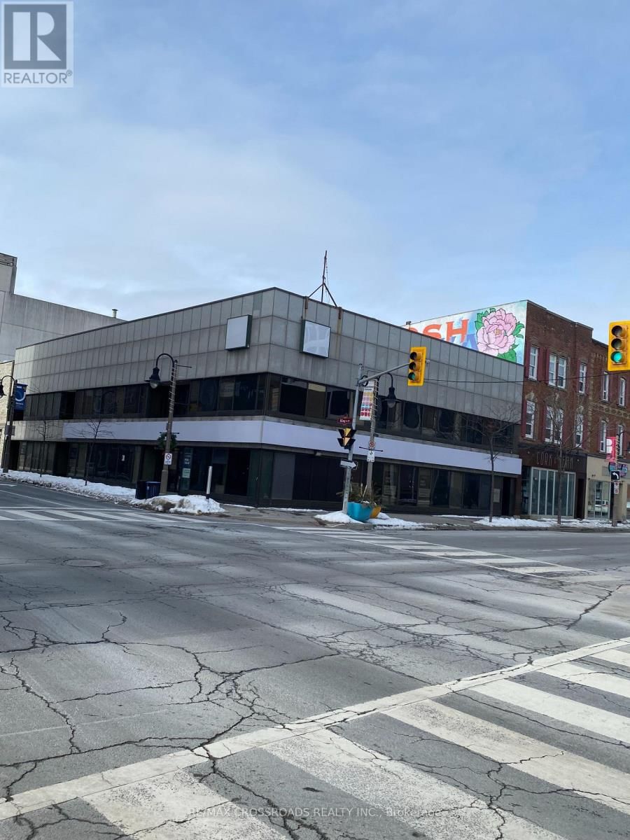 5 SIMCOE STREET SOUTH Image 4