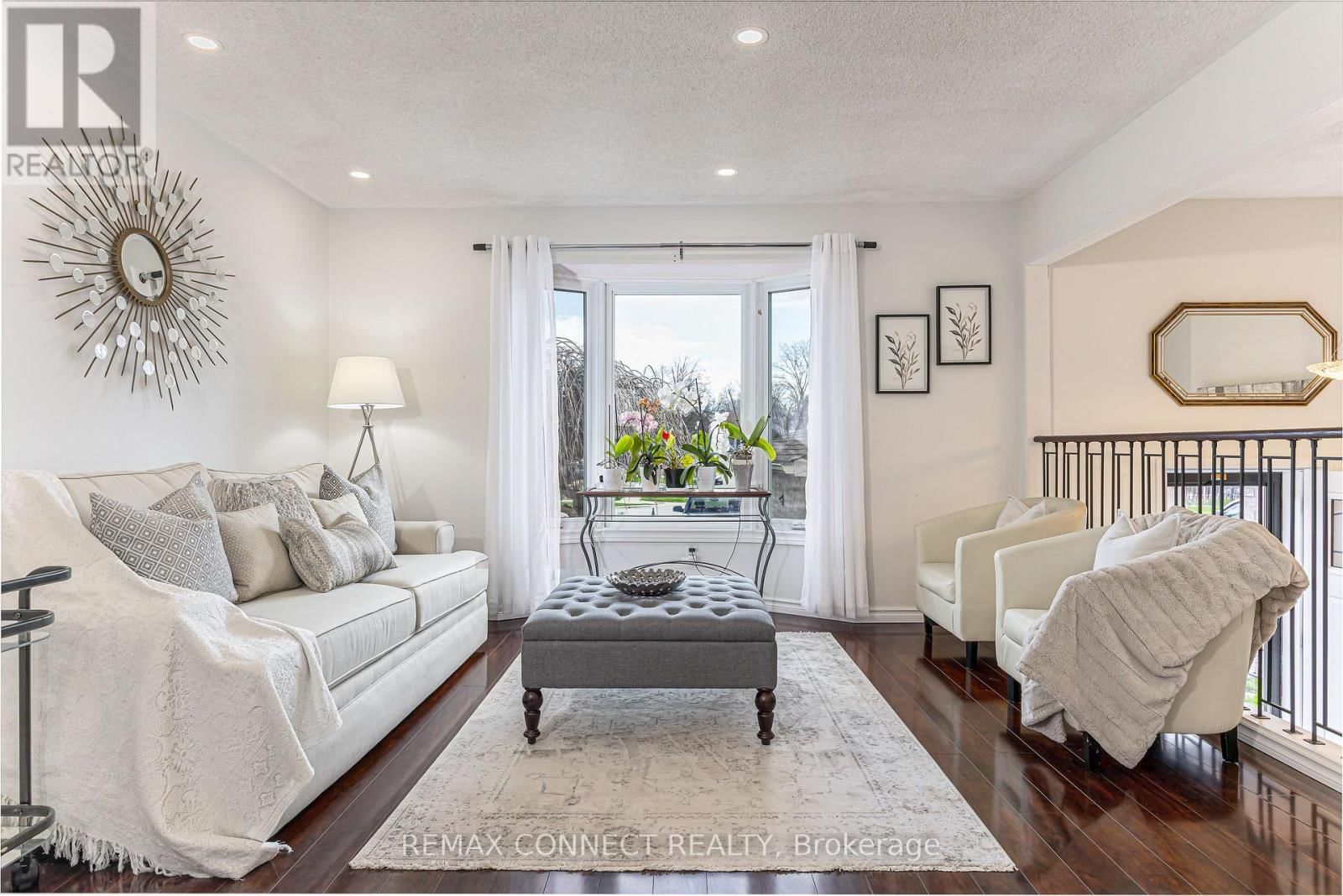 594 WAVERLY STREET NORTH Image 12