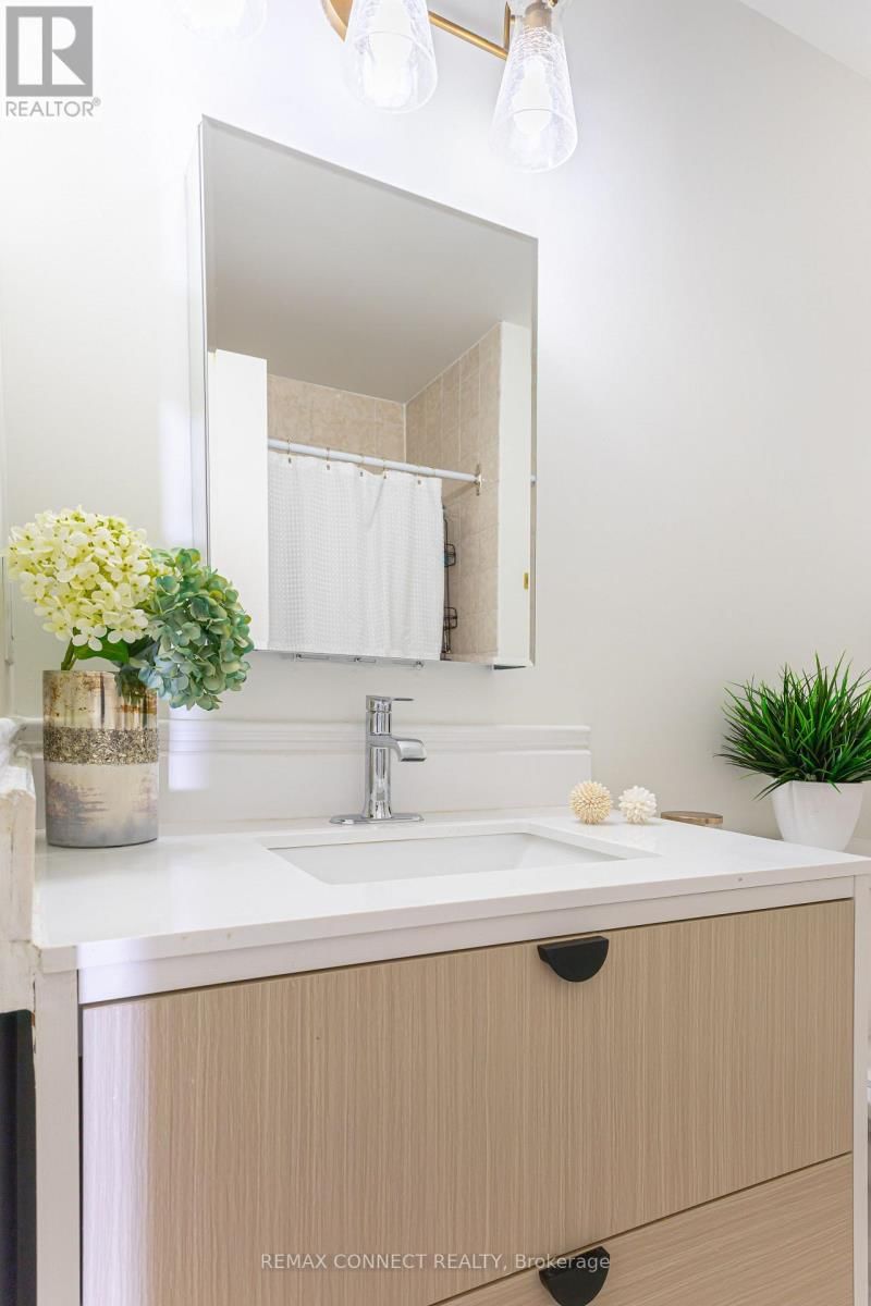 594 WAVERLY STREET NORTH Image 21