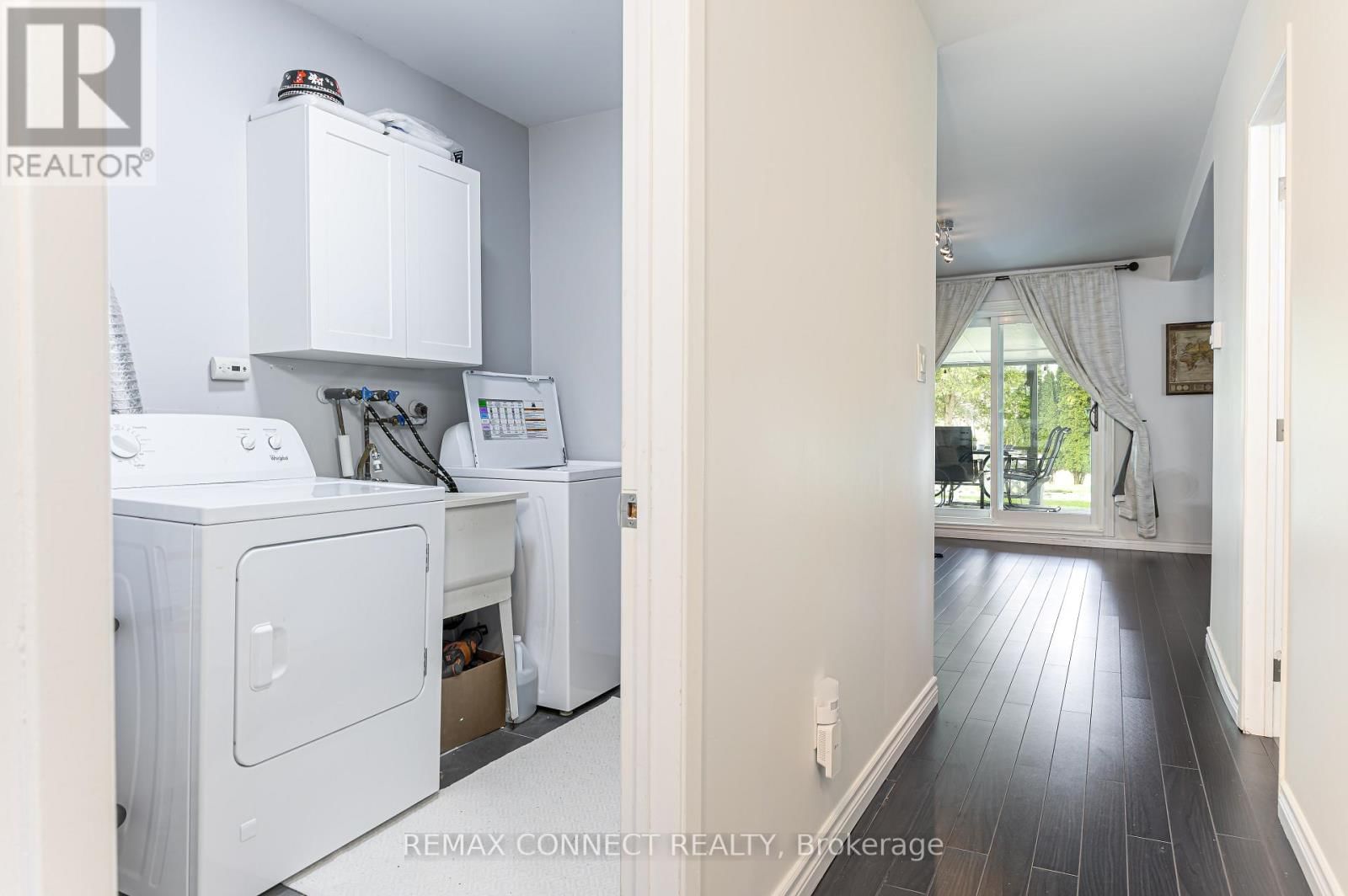 594 WAVERLY STREET NORTH Image 29