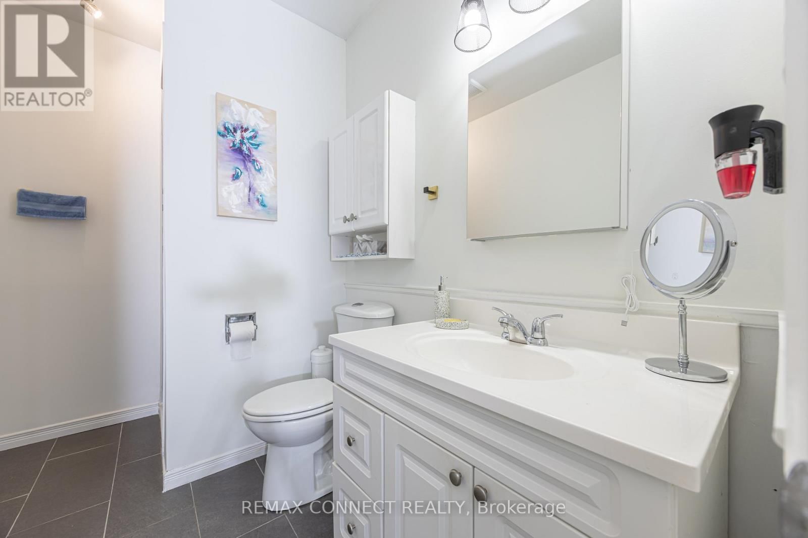 594 WAVERLY STREET NORTH Image 30