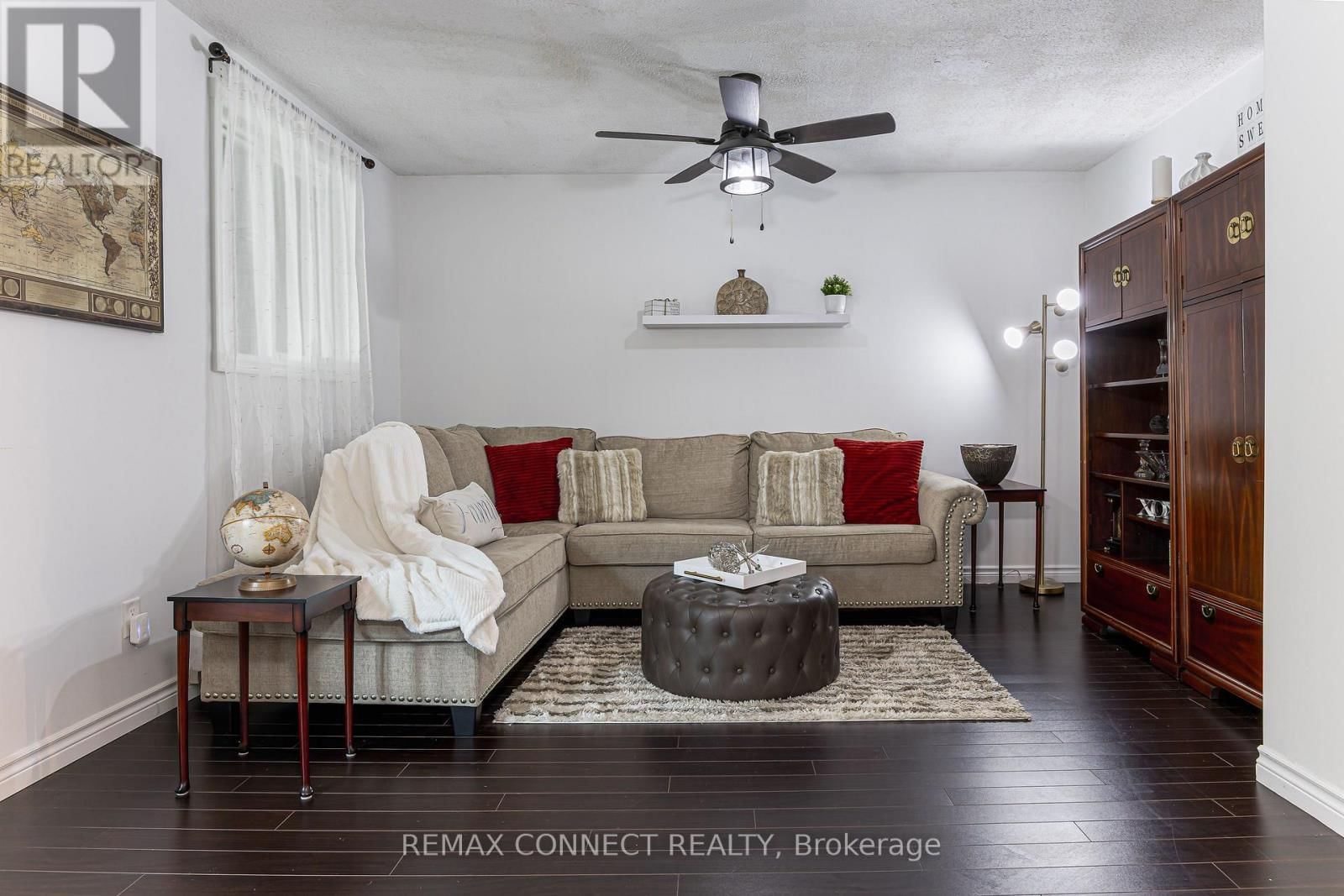 594 WAVERLY STREET NORTH Image 32