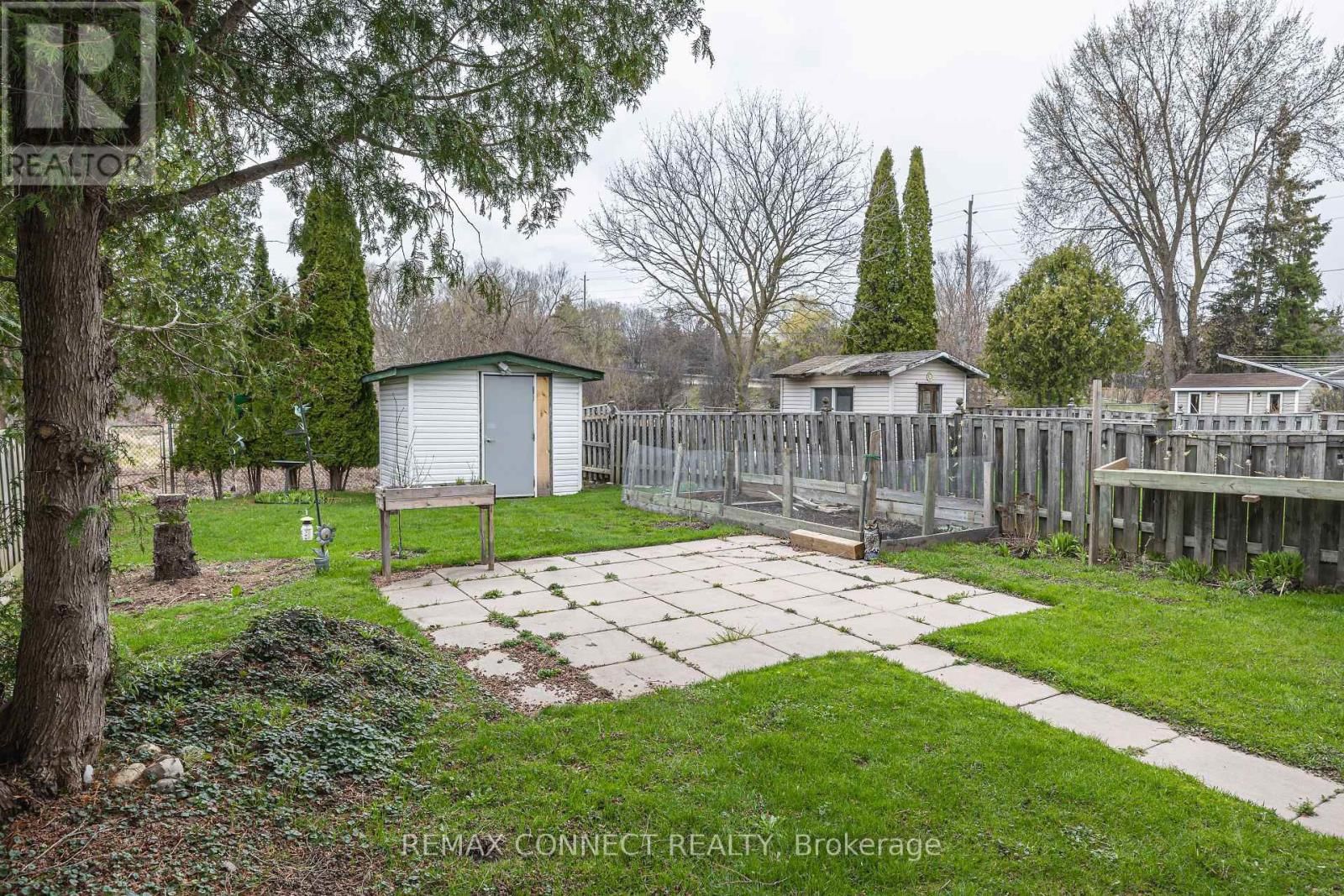 594 WAVERLY STREET NORTH Image 36