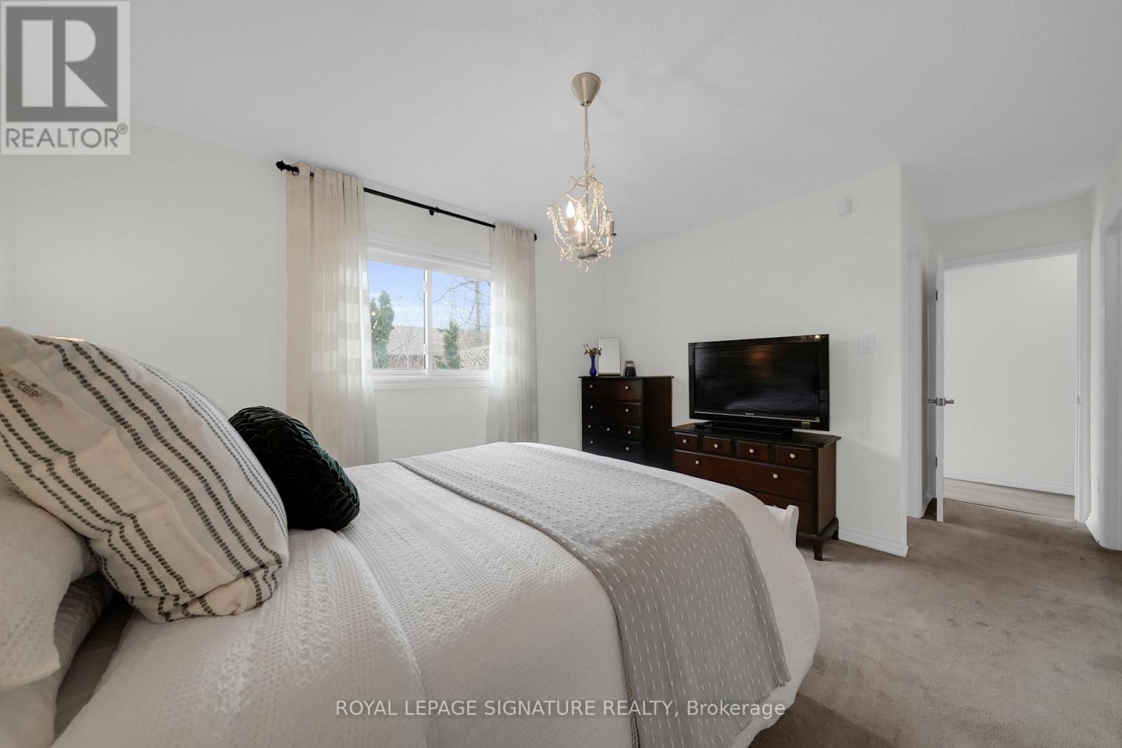 96 WYNDFIELD CRESCENT Image 11