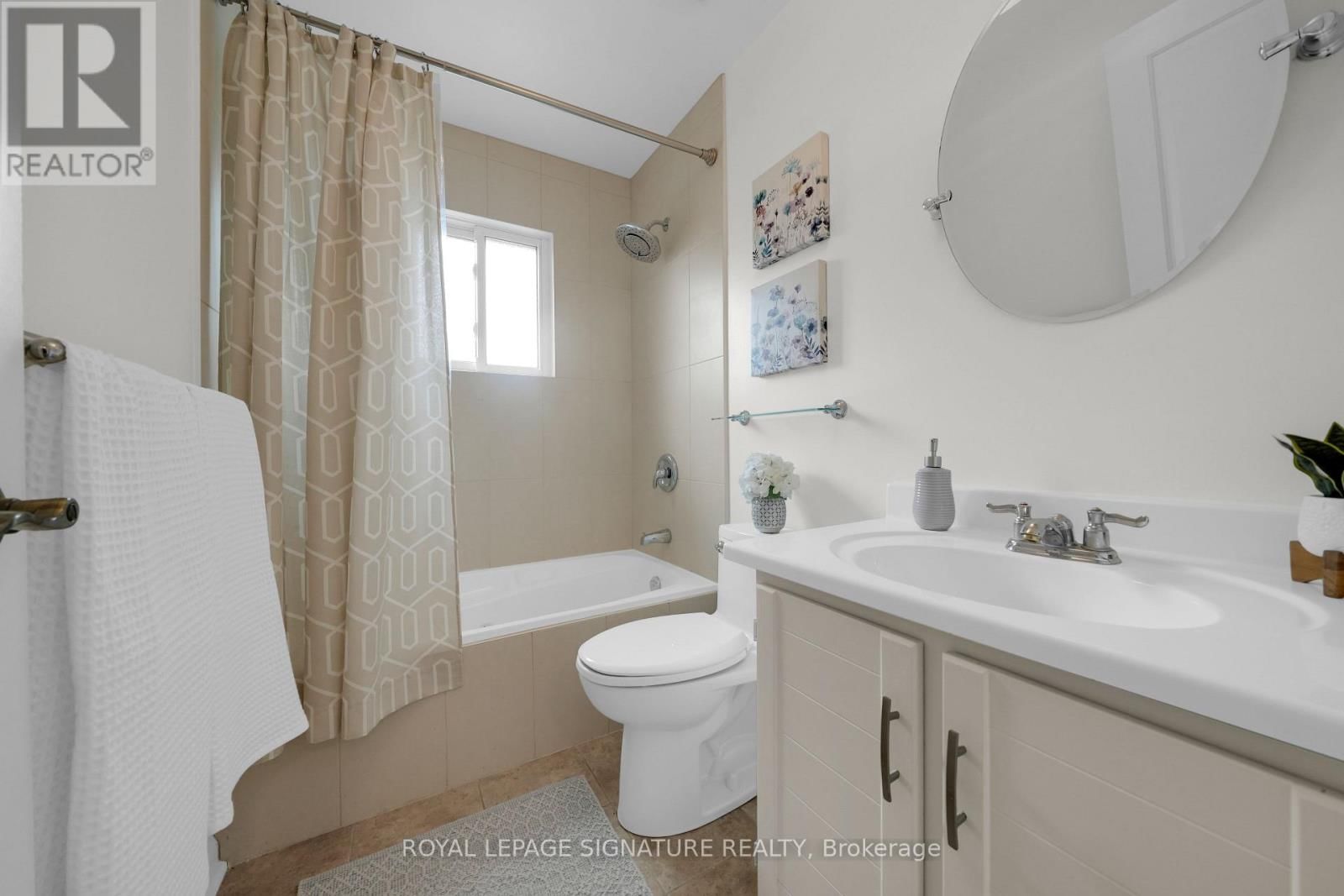 96 WYNDFIELD CRESCENT Image 12