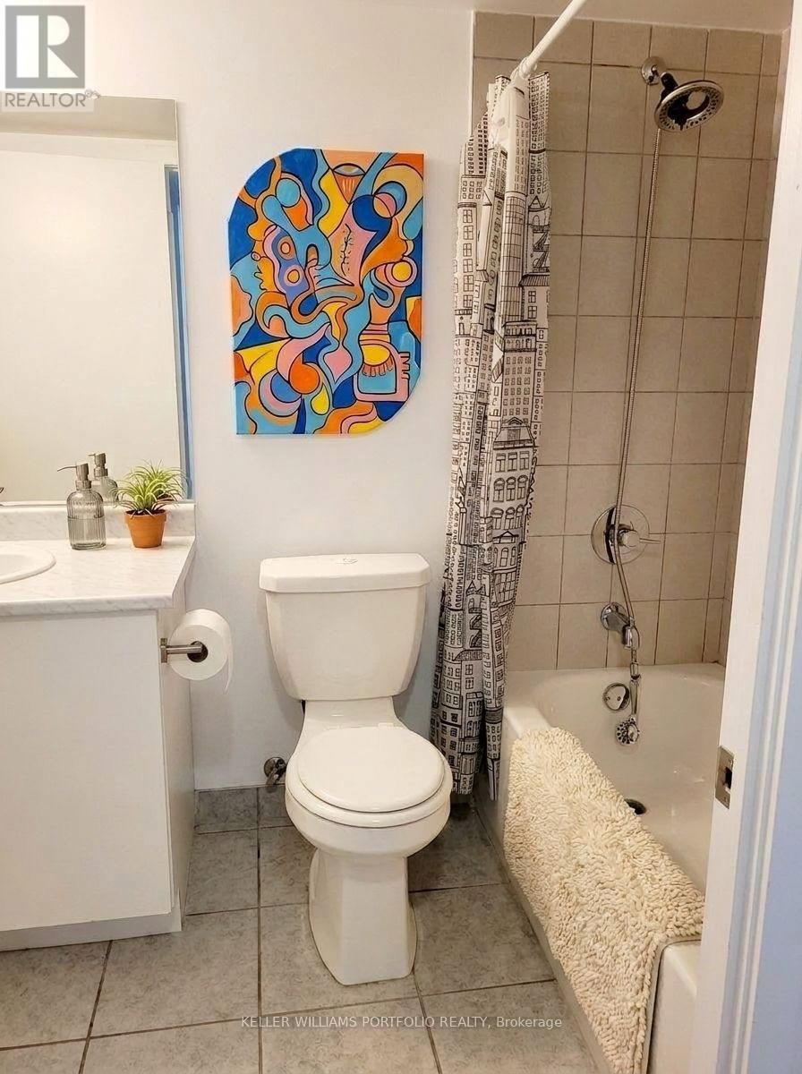 1013 - 8 TRENT AVENUE Image 7