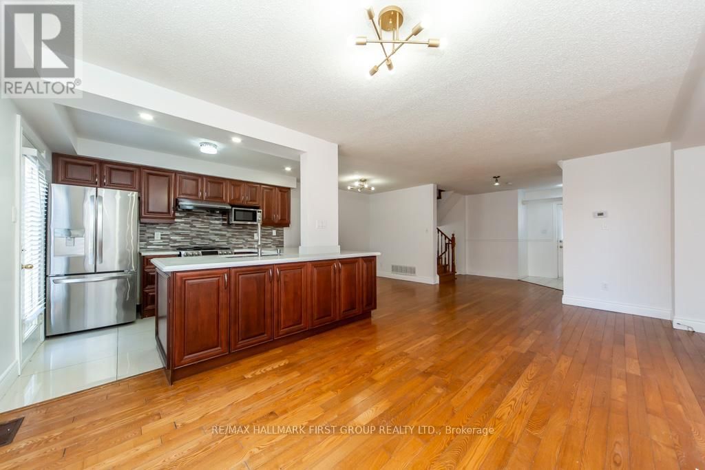 1513 FIELDGATE DRIVE Image 5