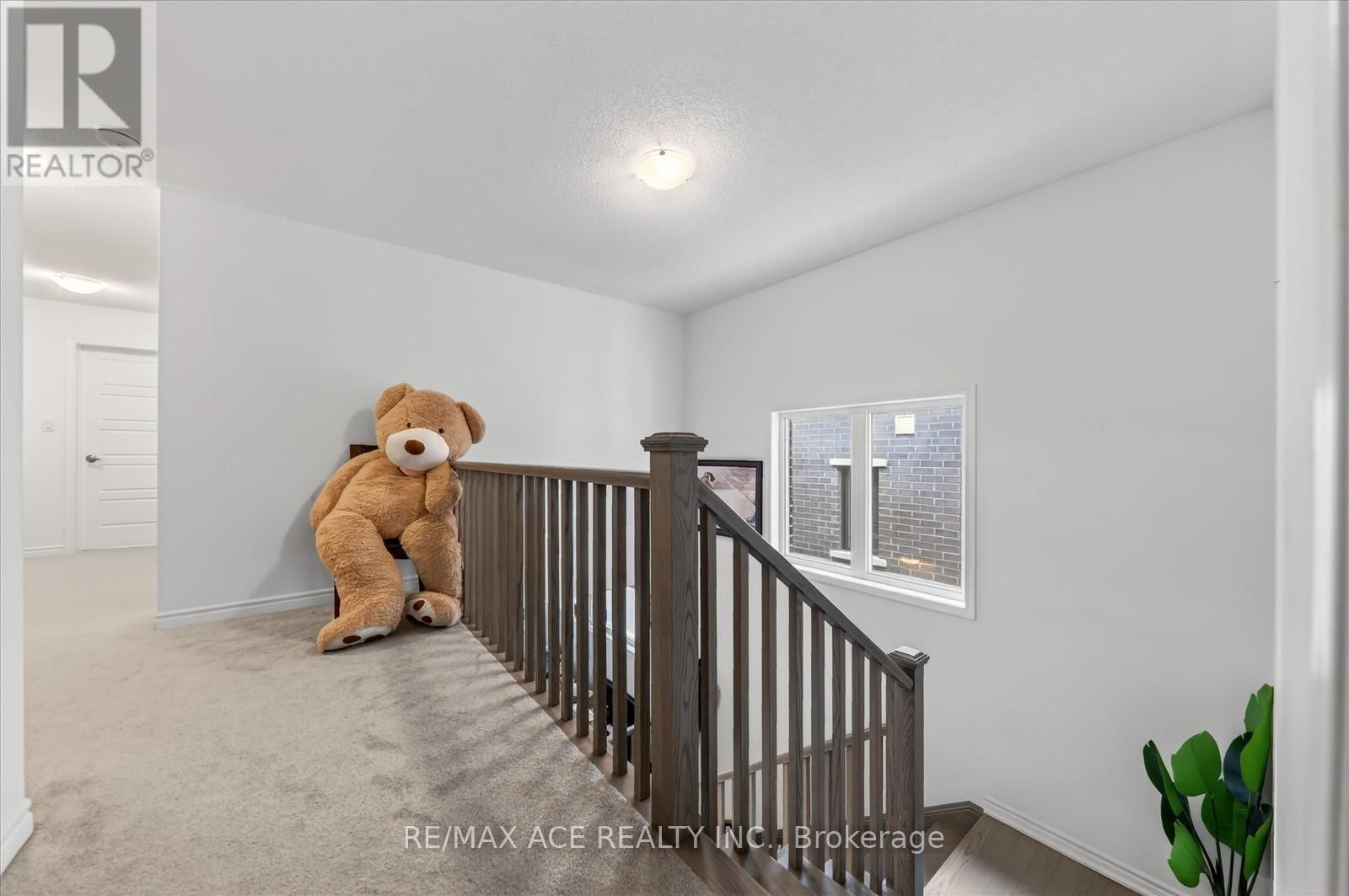 1419 MOCKINGBIRD SQUARE Image 17