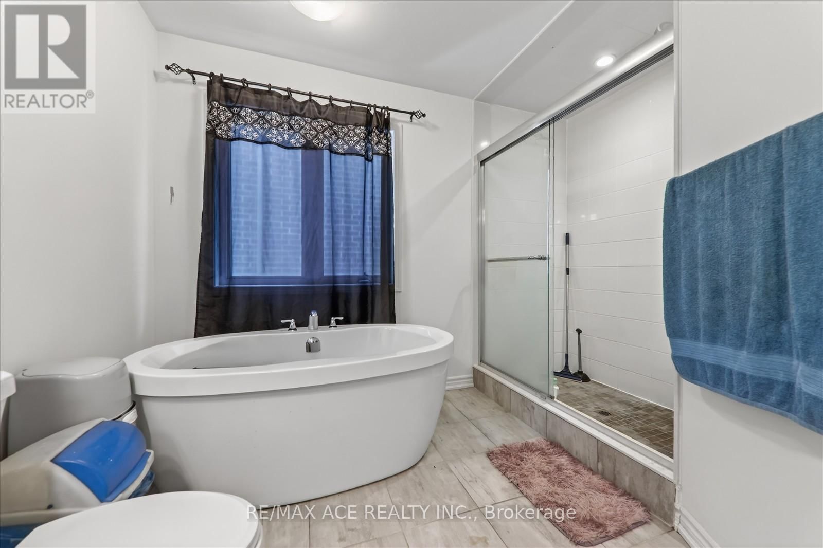 1419 MOCKINGBIRD SQUARE Image 27