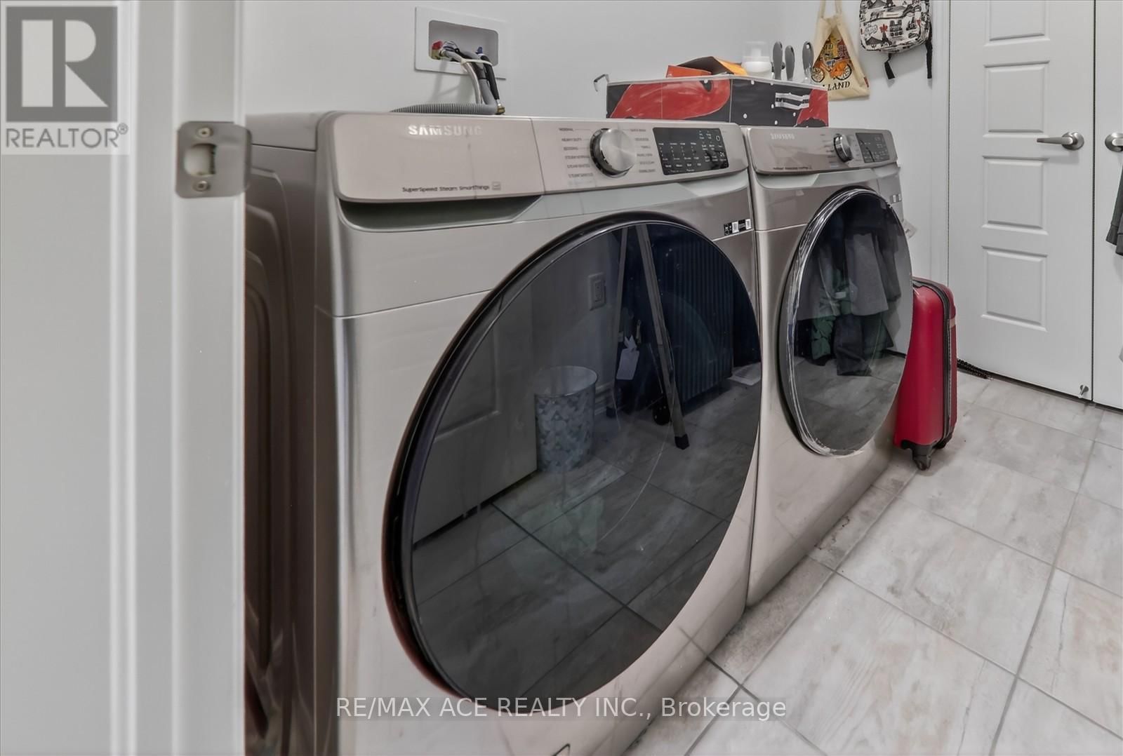 1419 MOCKINGBIRD SQUARE Image 28